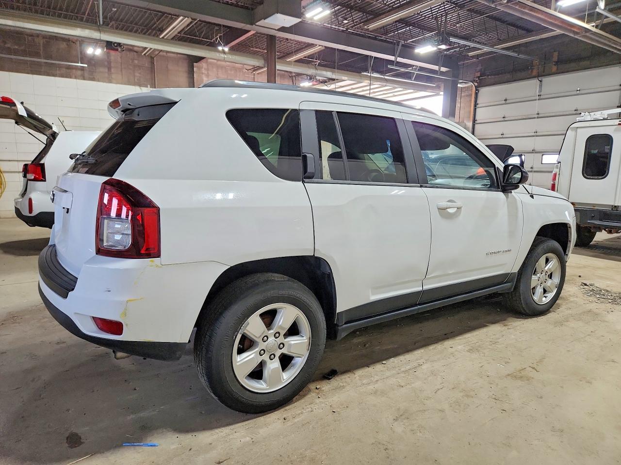 2014 Jeep Compass White vin: 1C4NJCBA1ED587058