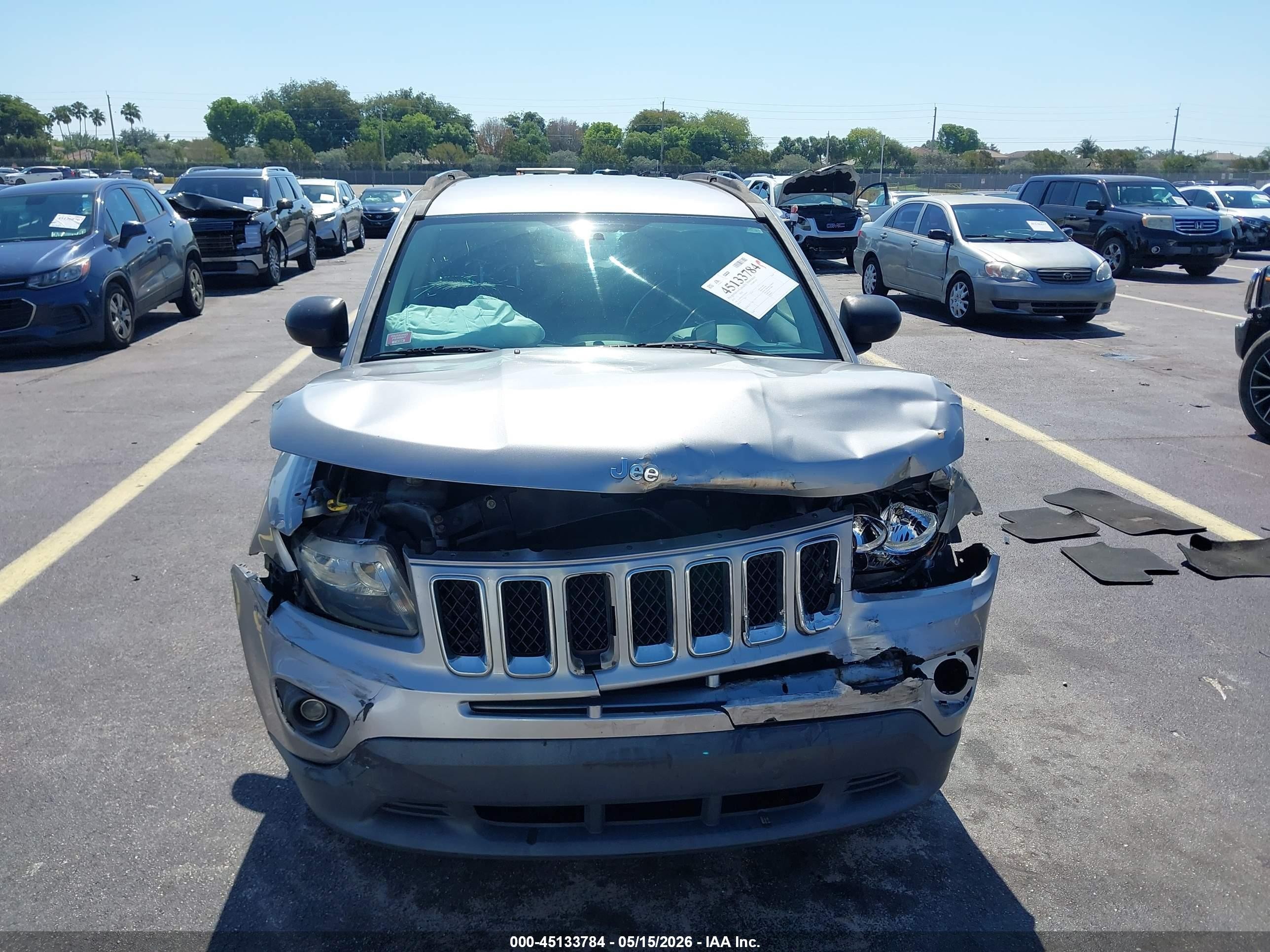2015 Jeep Compass Sport Silver vin: 1C4NJCBA1FD250245
