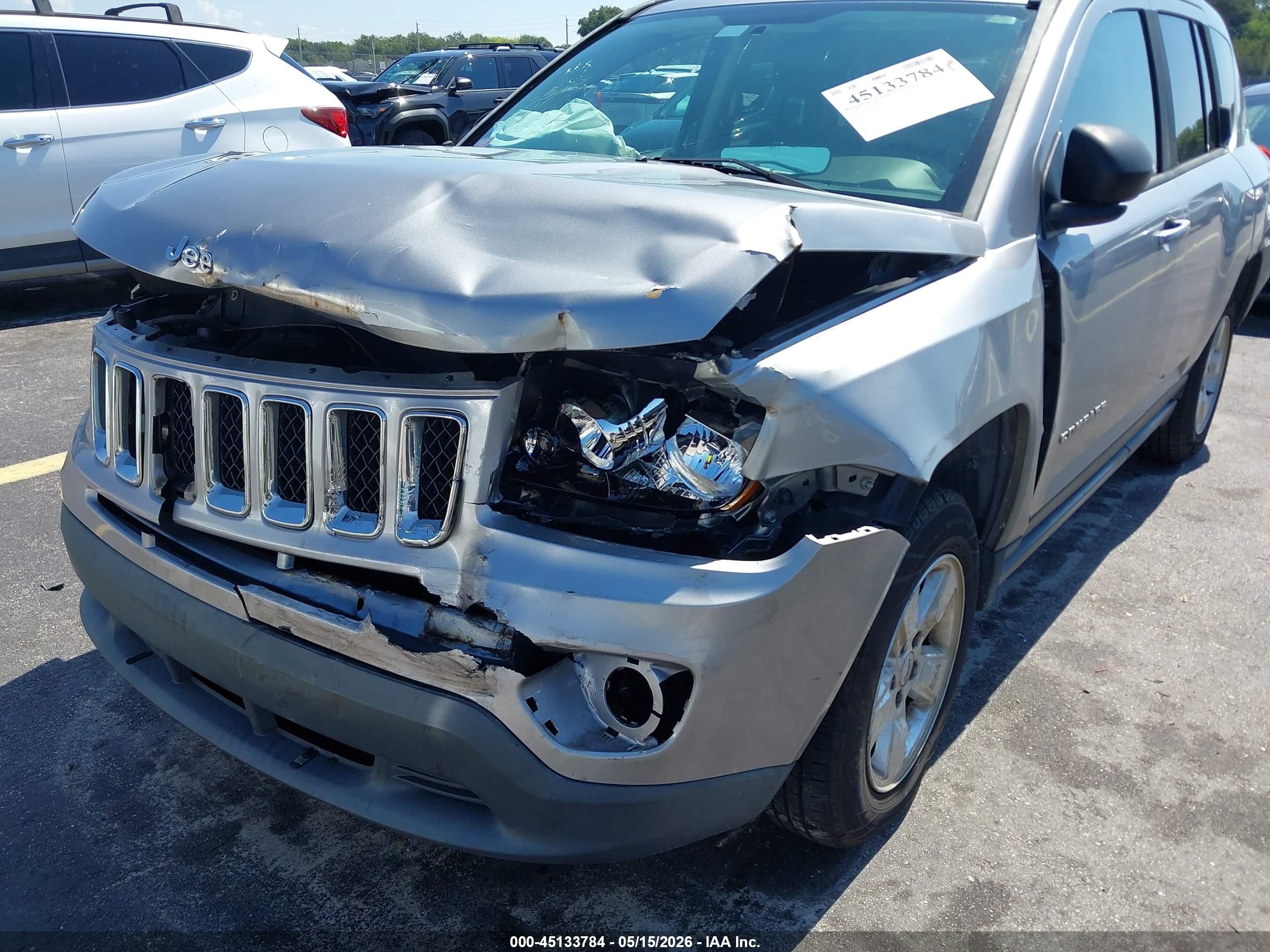 2015 Jeep Compass Sport Silver vin: 1C4NJCBA1FD250245