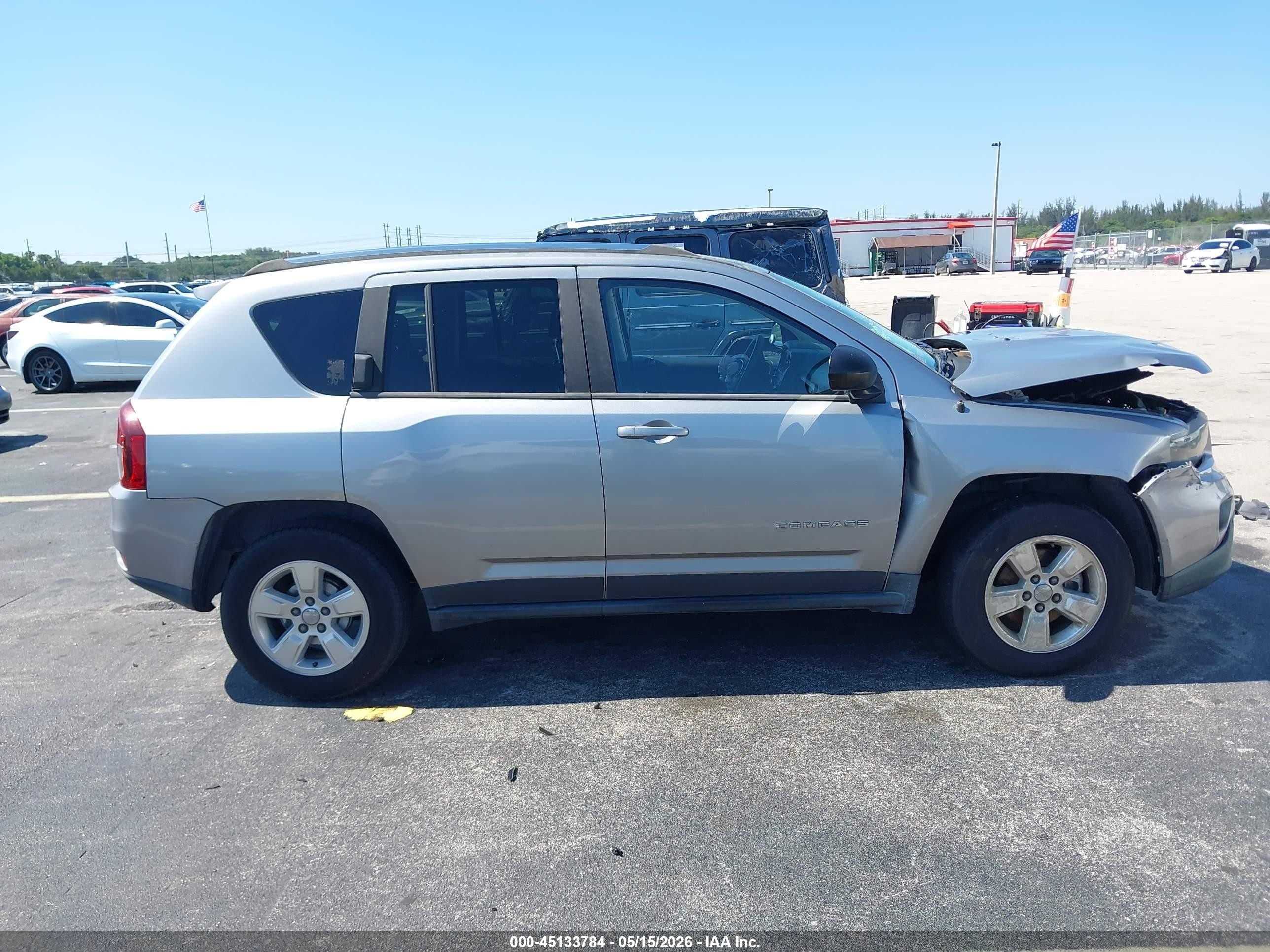 2015 Jeep Compass Sport Silver vin: 1C4NJCBA1FD250245