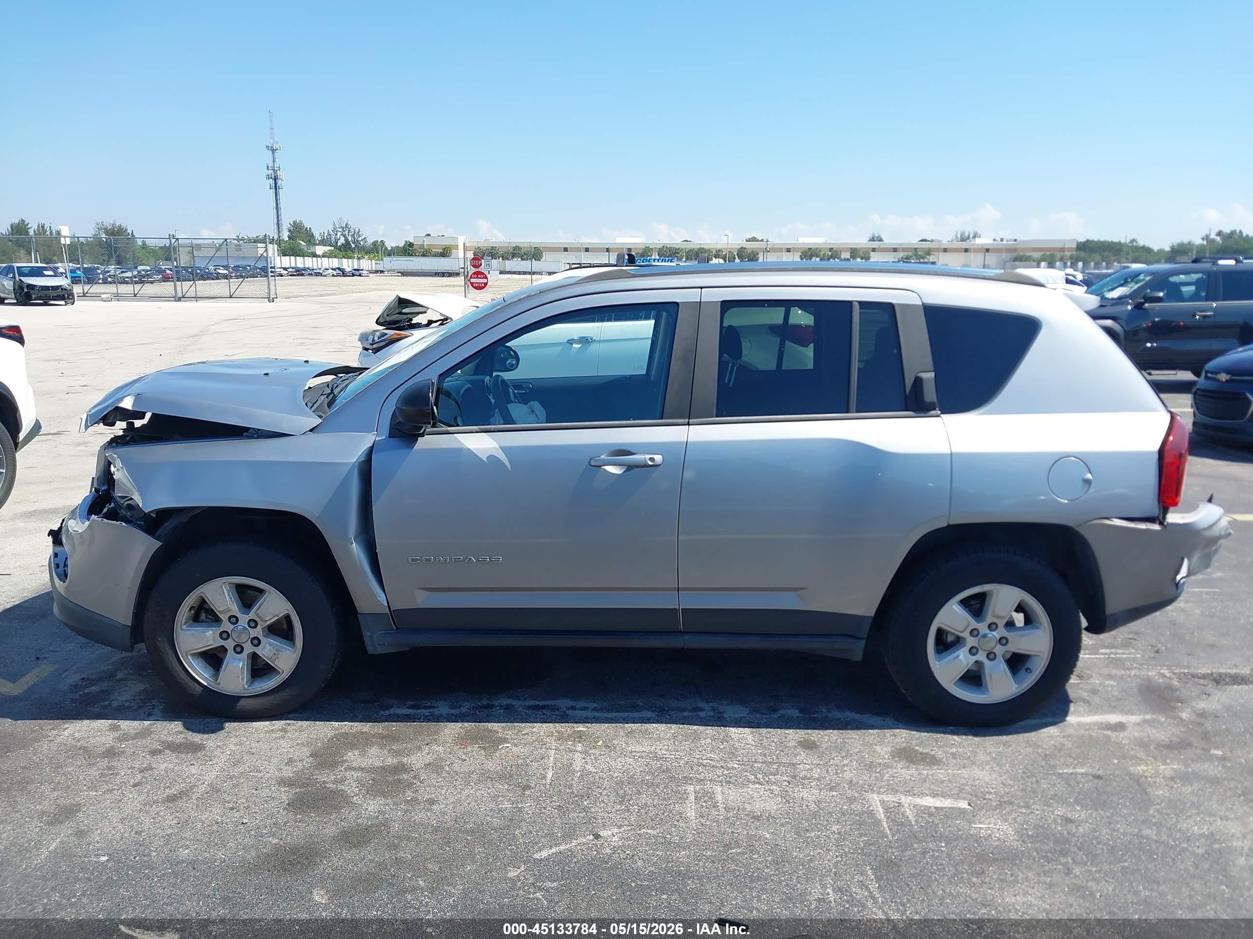 2015 Jeep Compass Sport Silver vin: 1C4NJCBA1FD250245
