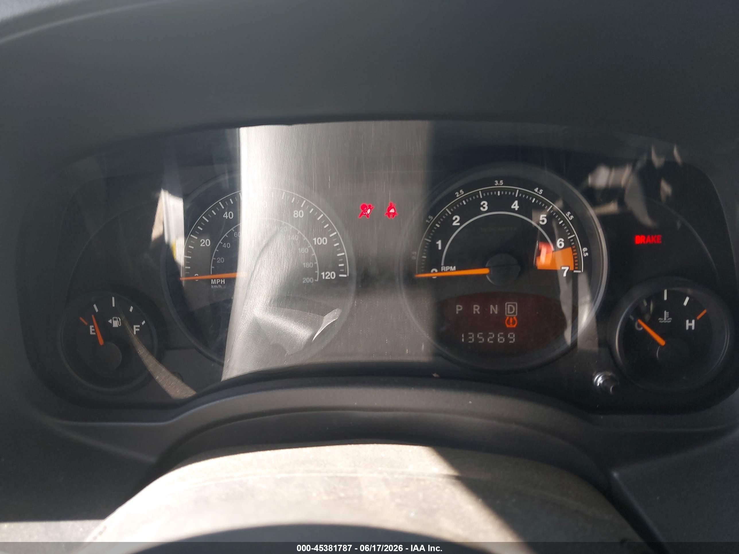 2015 Jeep Compass Altitude Edition Silver vin: 1C4NJCBA1FD263867