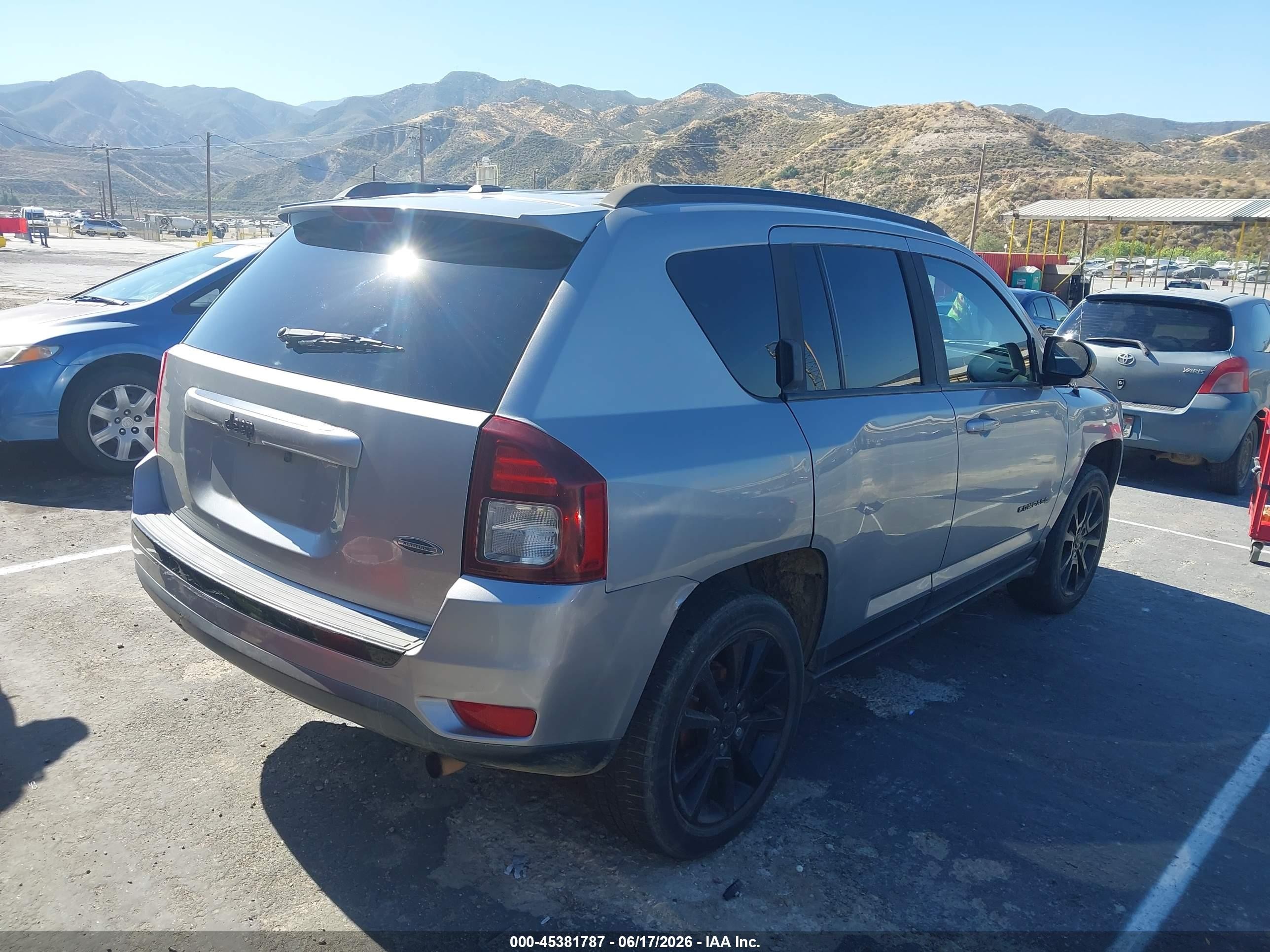 2015 Jeep Compass Altitude Edition Silver vin: 1C4NJCBA1FD263867