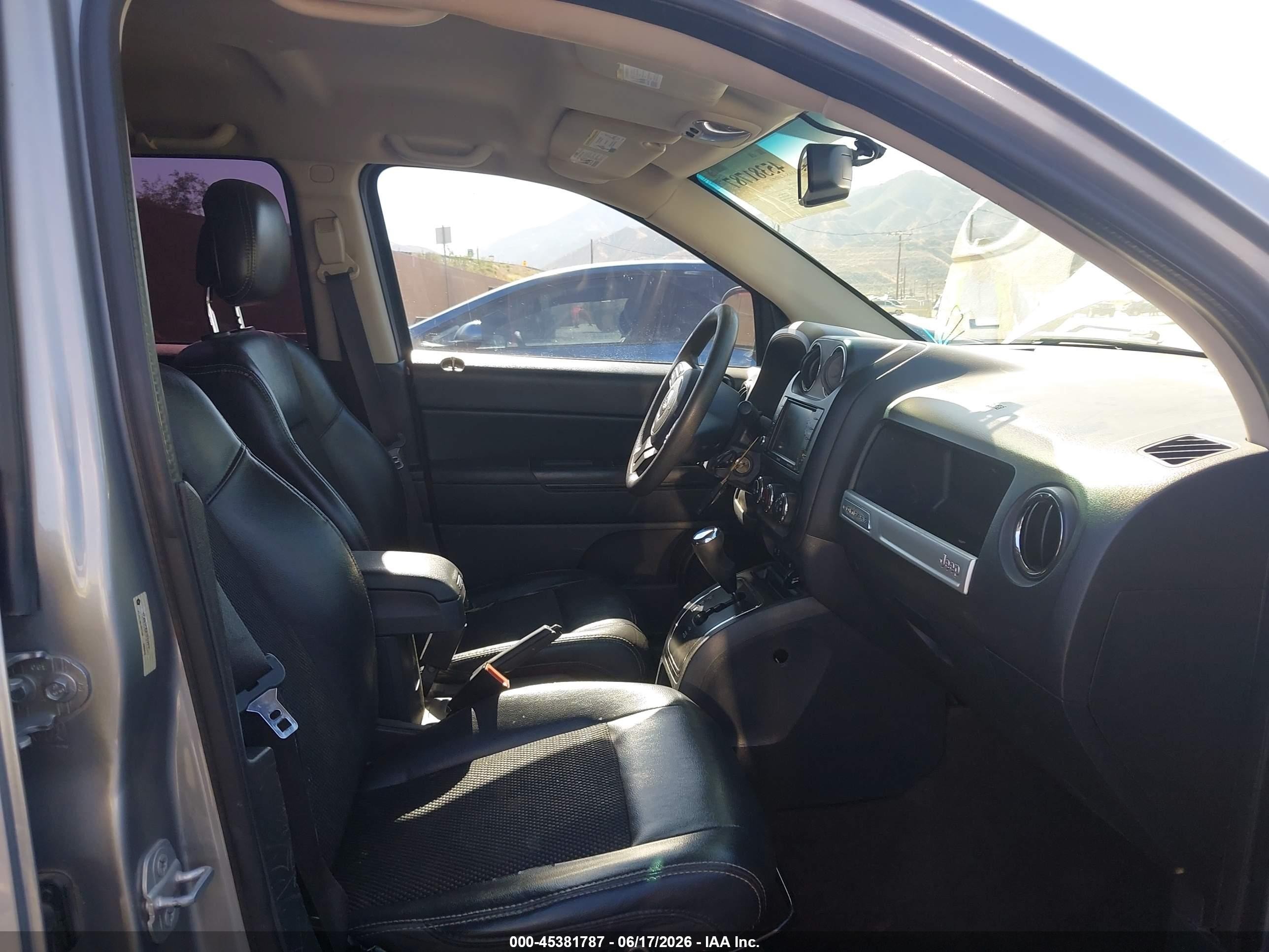 2015 Jeep Compass Altitude Edition Silver vin: 1C4NJCBA1FD263867