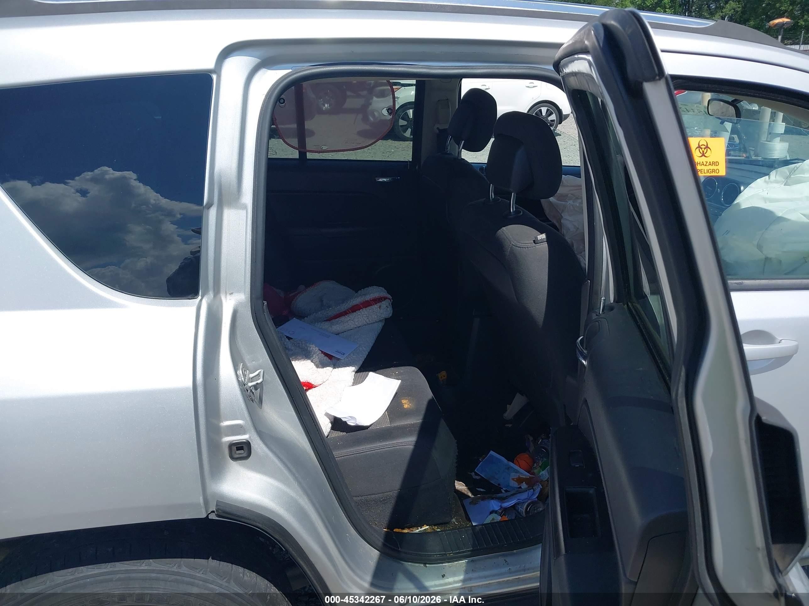 2013 Jeep Compass Sport Silver vin: 1C4NJCBA2DD272347
