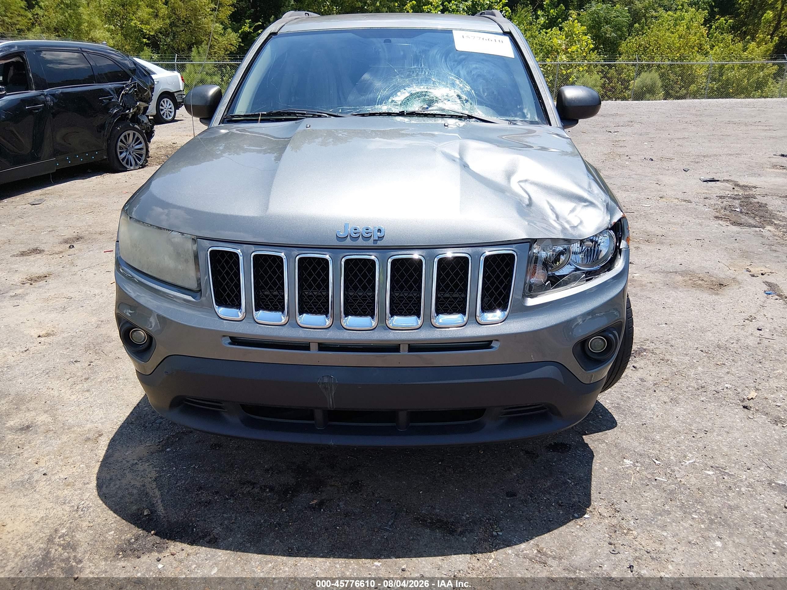 2014 Jeep Compass Sport Silver vin: 1C4NJCBA2ED504169