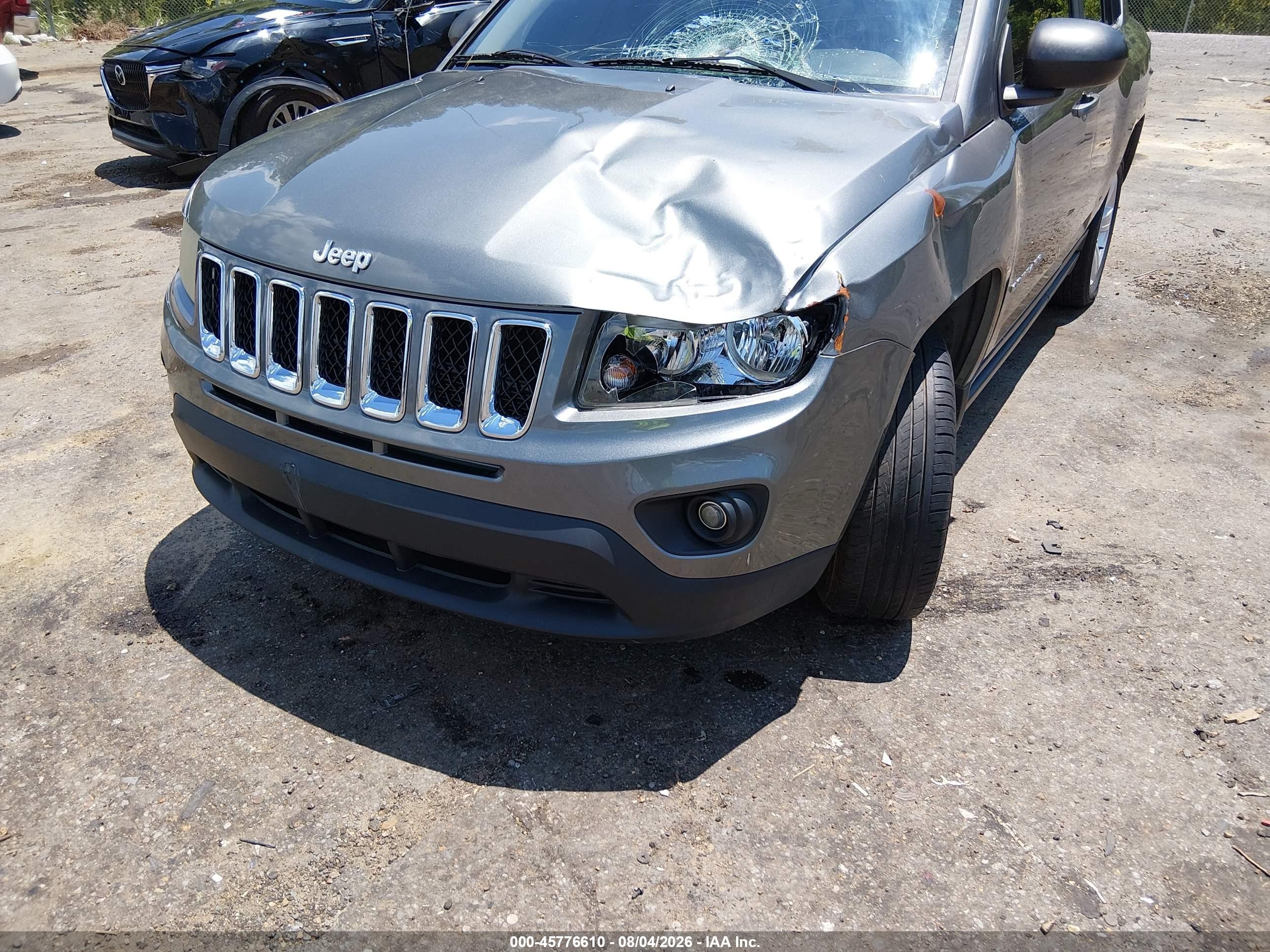 2014 Jeep Compass Sport Silver vin: 1C4NJCBA2ED504169