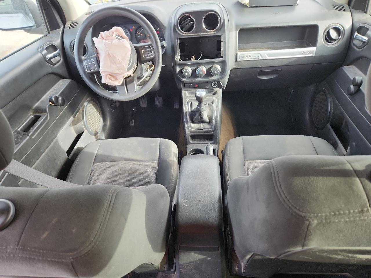 2014 Jeep Compass Sport Silver vin: 1C4NJCBA2ED536331