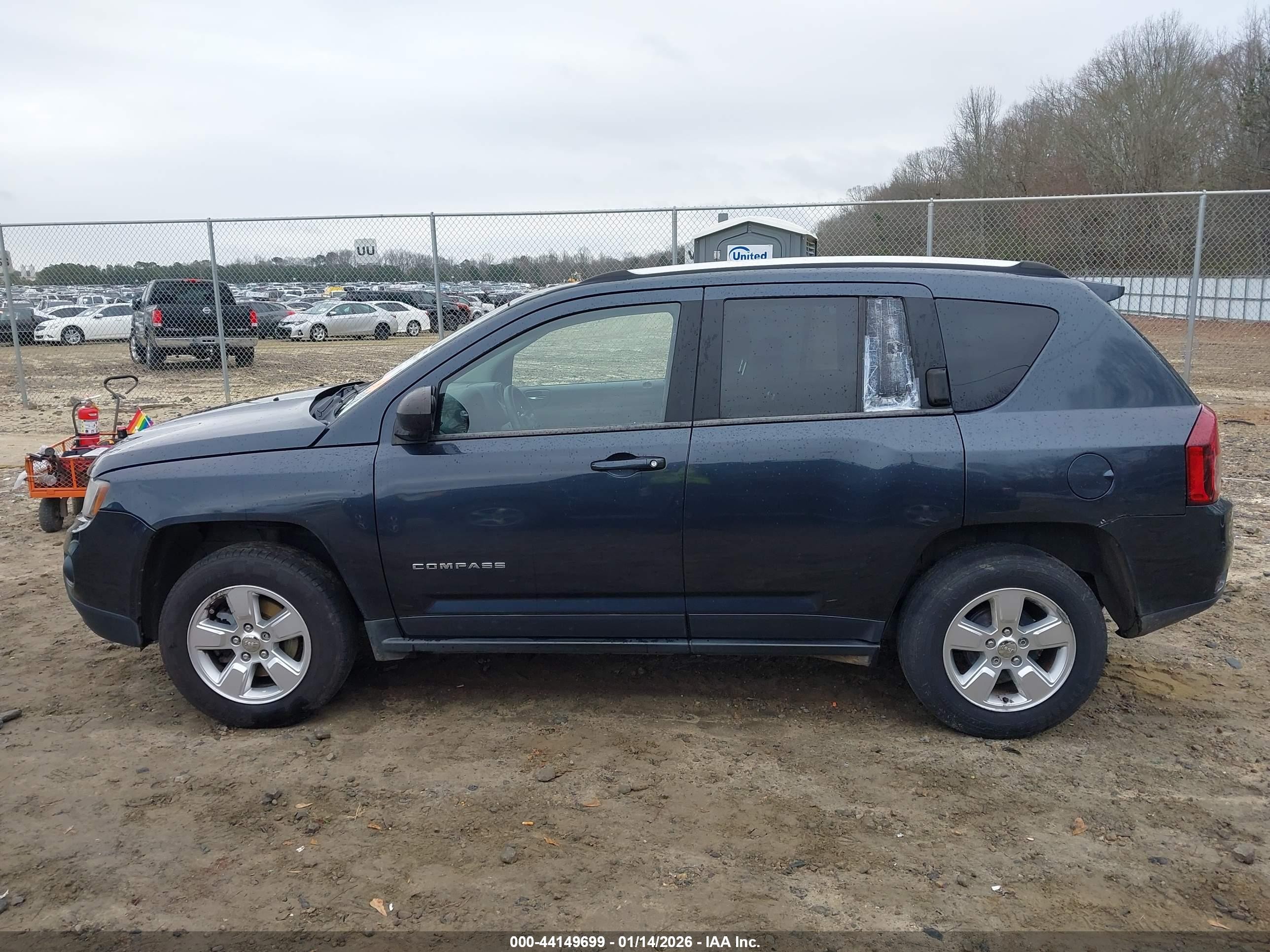 2014 Jeep Compass Sport Серый vin: 1C4NJCBA2ED552142