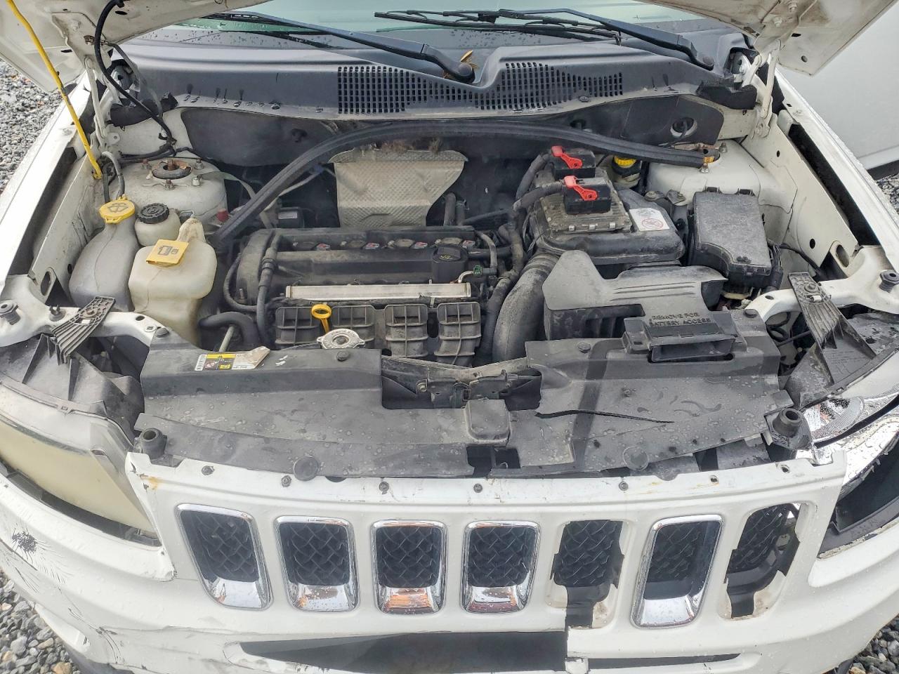 2014 Jeep Compass Sport White vin: 1C4NJCBA2ED643332