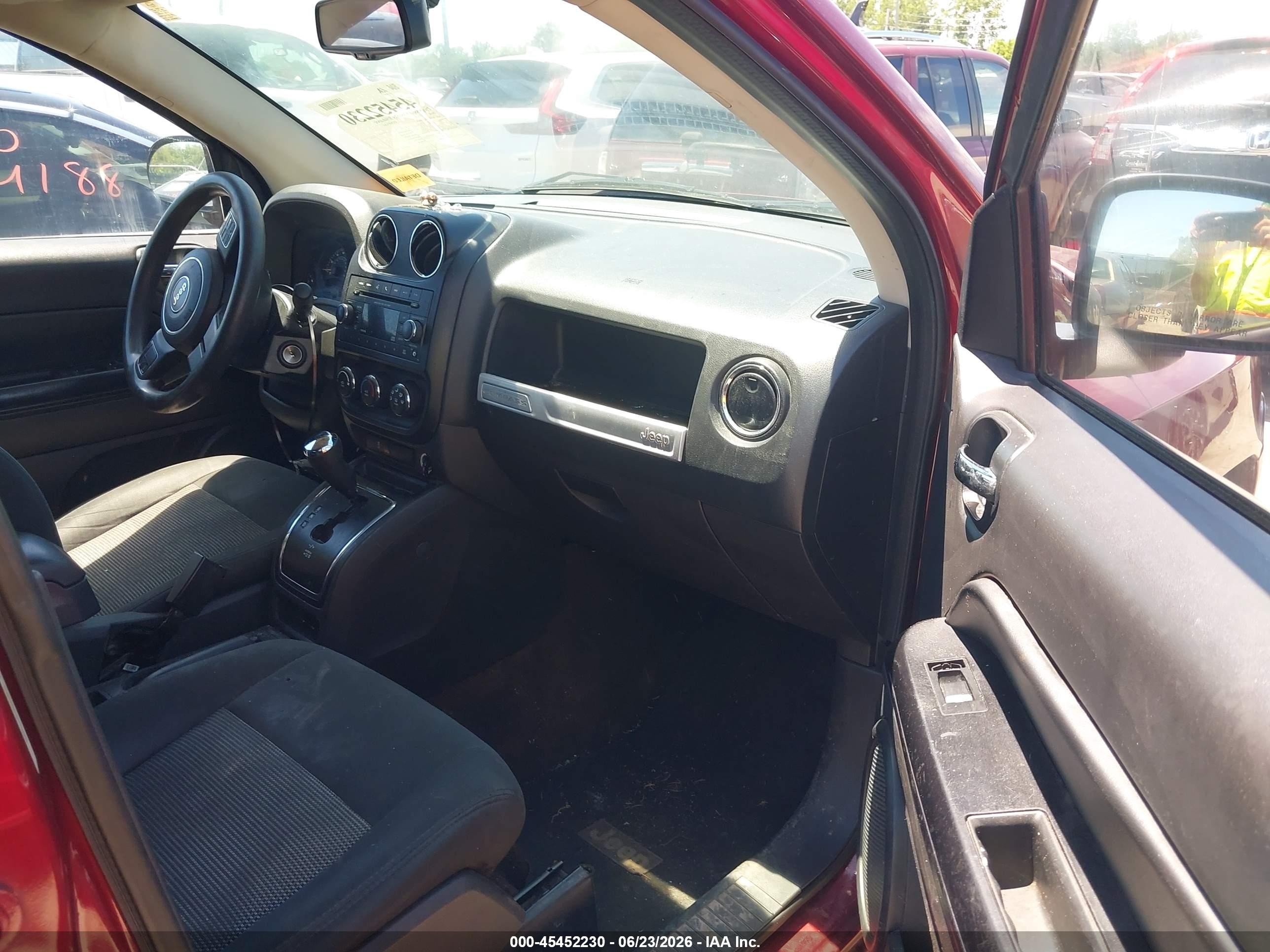 2014 Jeep Compass Sport Red vin: 1C4NJCBA2ED666707