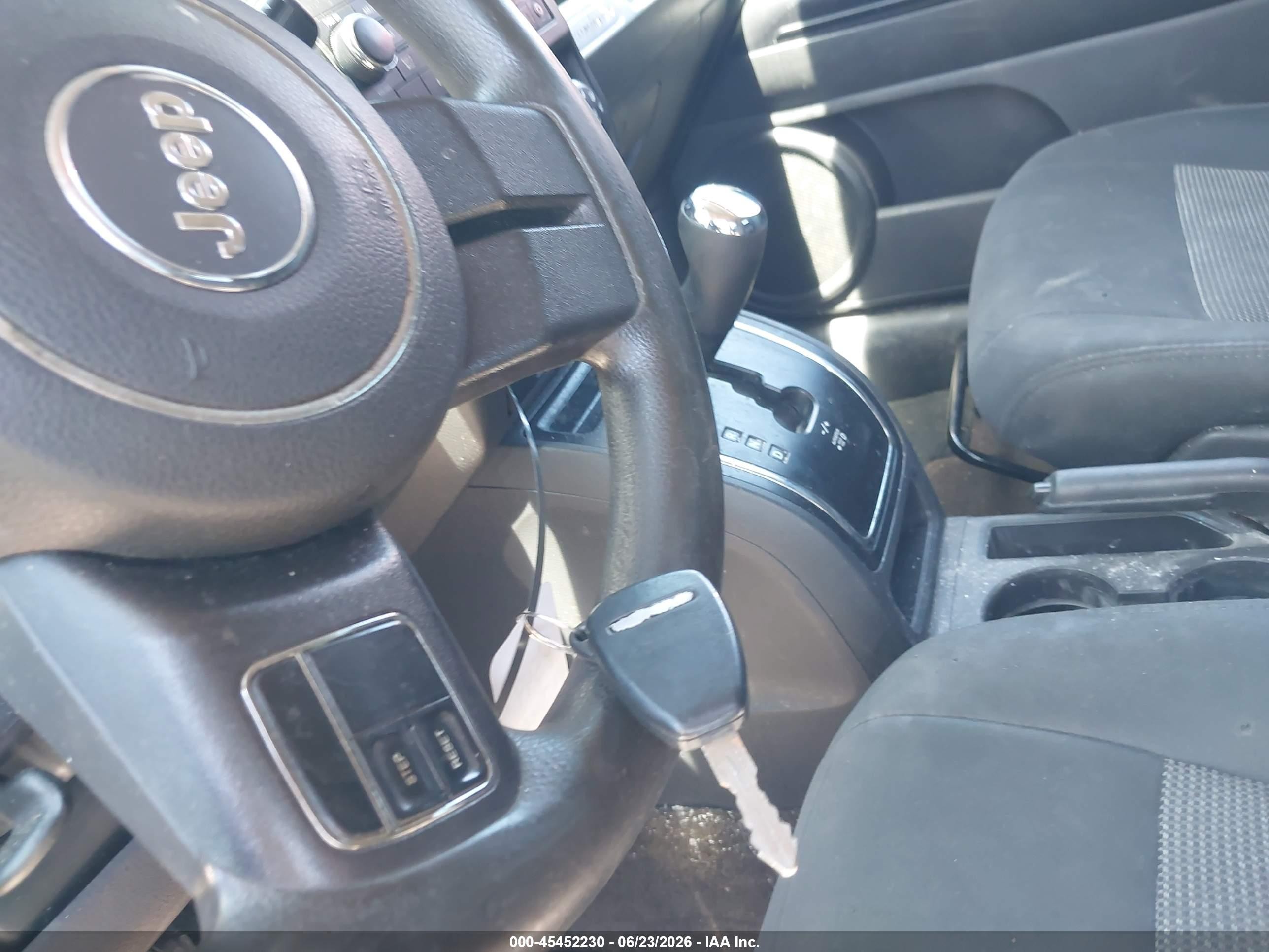 2014 Jeep Compass Sport Red vin: 1C4NJCBA2ED666707