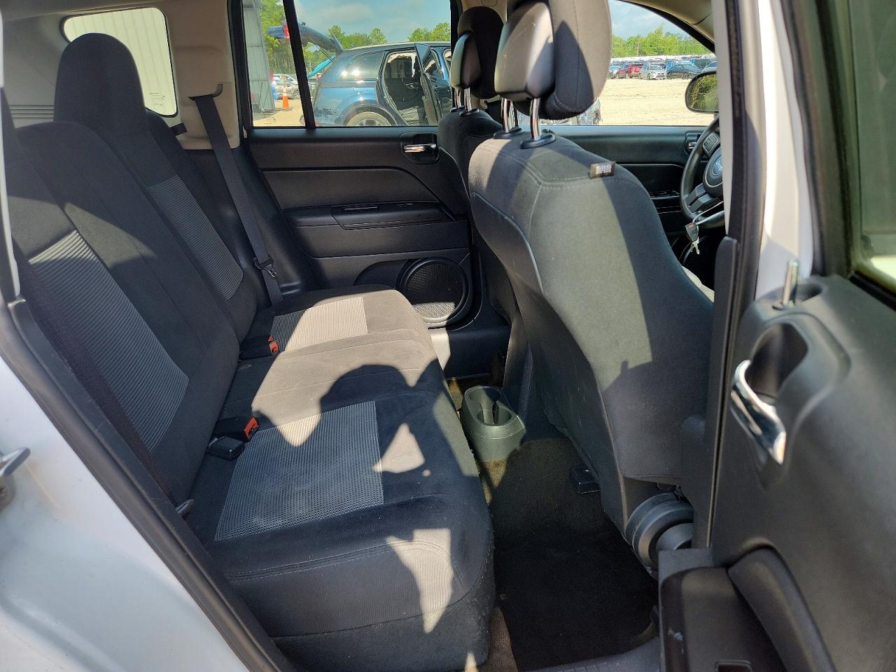 2015 Jeep Compass Sport White vin: 1C4NJCBA2FD318181