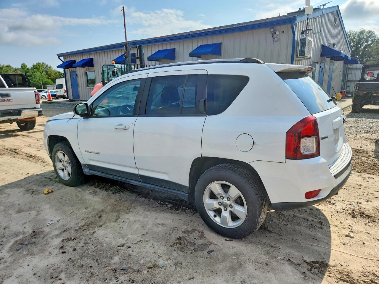 2015 Jeep Compass Sport White vin: 1C4NJCBA2FD318181