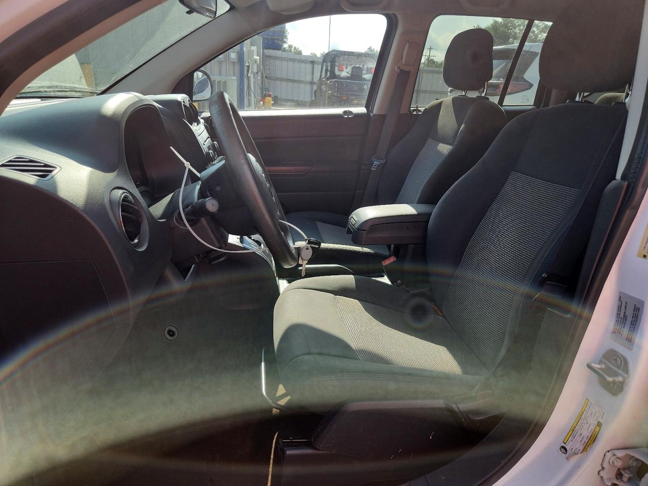 2015 Jeep Compass Sport White vin: 1C4NJCBA2FD318181