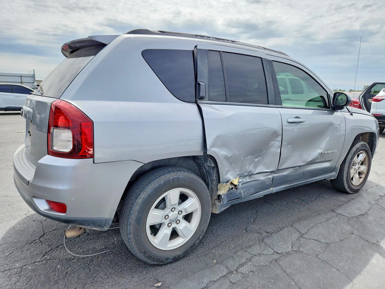 2015 Jeep Compass Sport Silver vin: 1C4NJCBA2FD386321