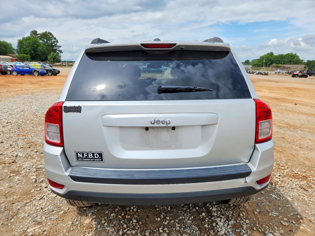 2012 Jeep Compass Серебряный vin: 1C4NJCBA3CD665689