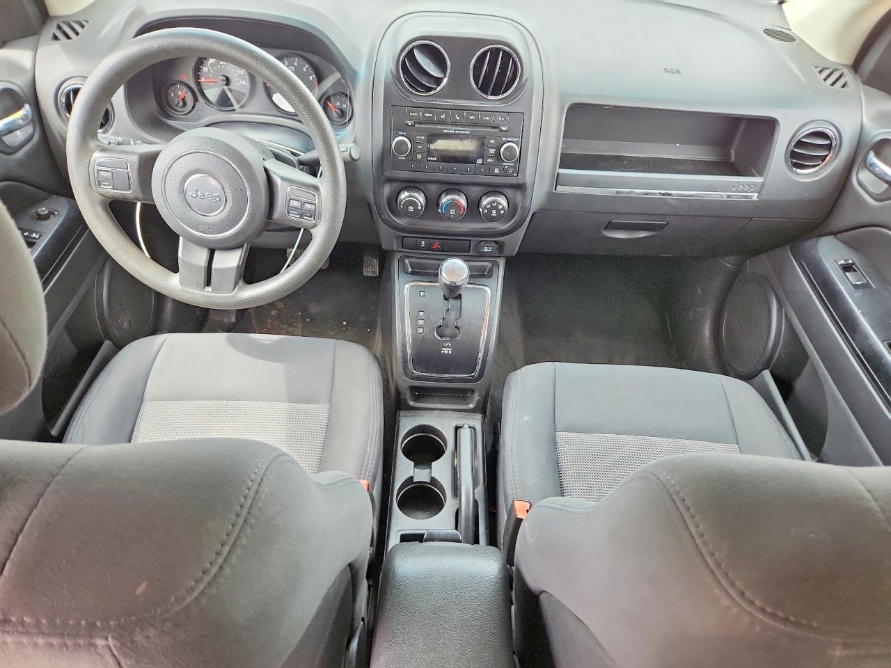 2012 Jeep Compass Серебряный vin: 1C4NJCBA3CD665689