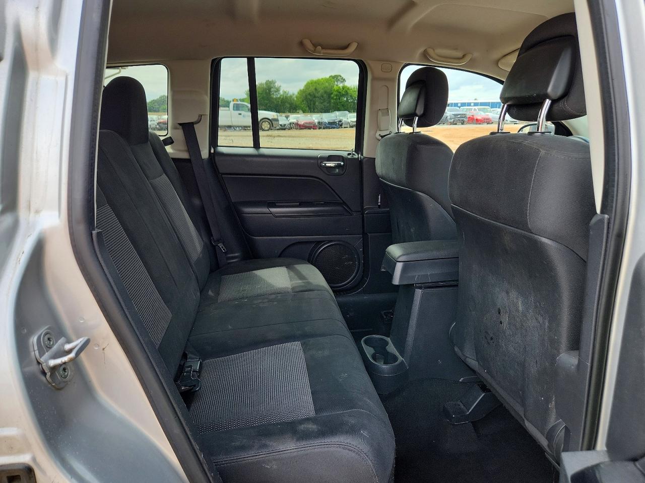 2012 Jeep Compass Серебряный vin: 1C4NJCBA3CD665689