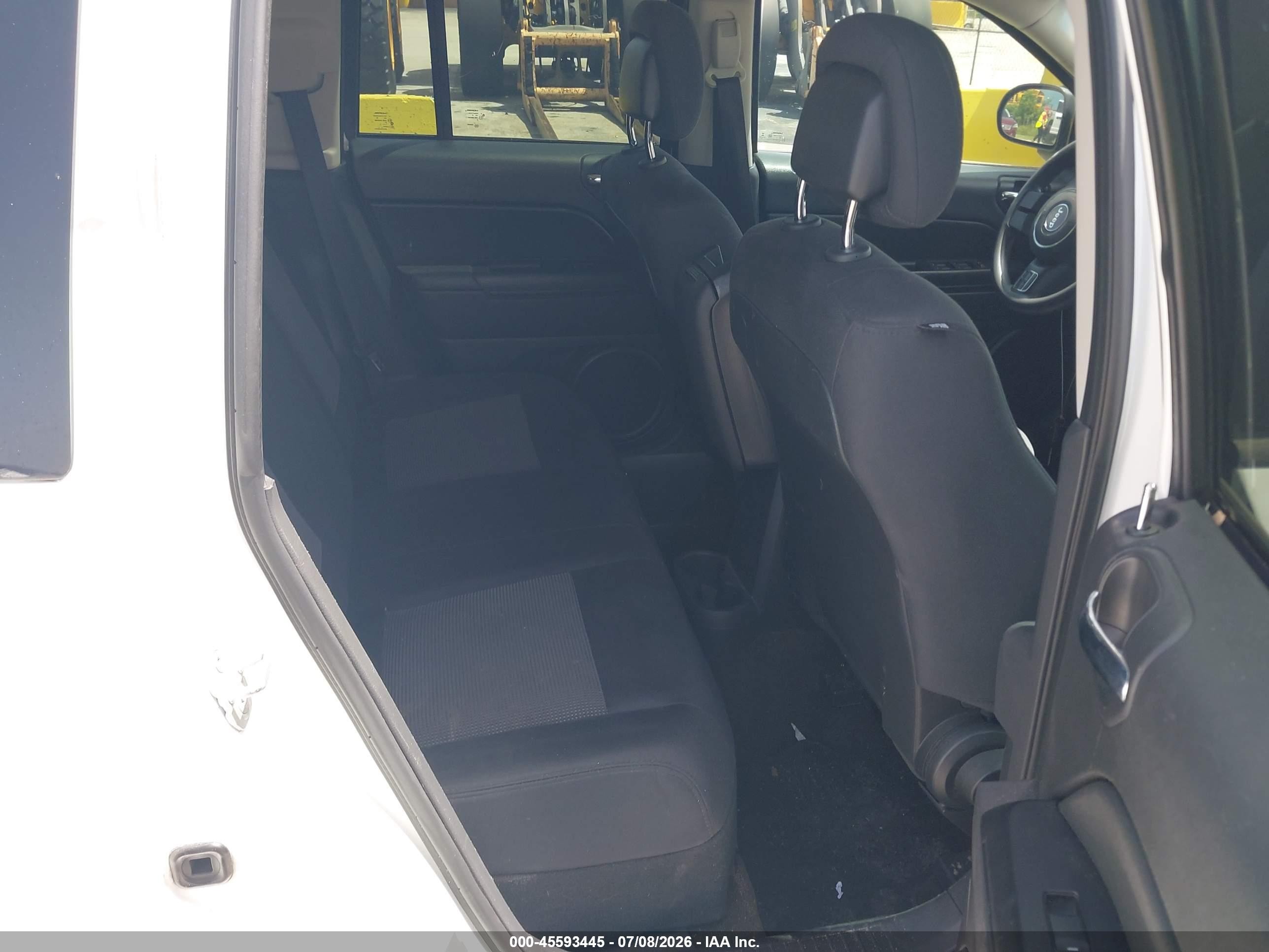 2013 Jeep Compass Sport White vin: 1C4NJCBA3DD272227