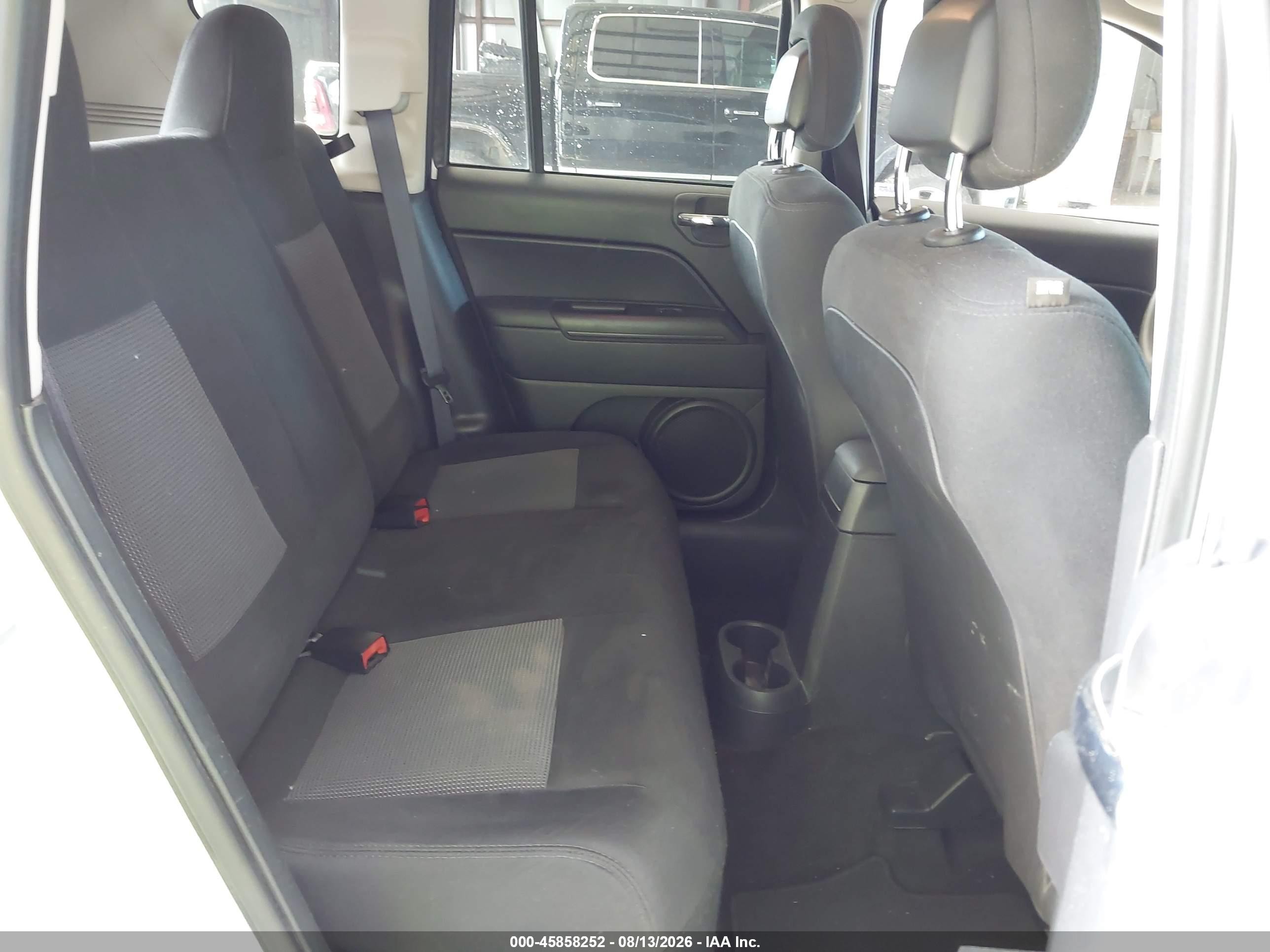 2015 Jeep Compass Sport White vin: 1C4NJCBA3FD285076