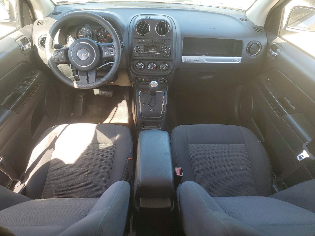 2016 Jeep Compass Sport Серебряный vin: 1C4NJCBA3GD560611