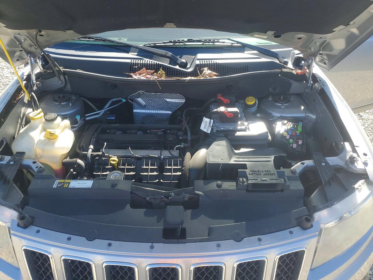 2016 Jeep Compass Sport Серебряный vin: 1C4NJCBA3GD560611