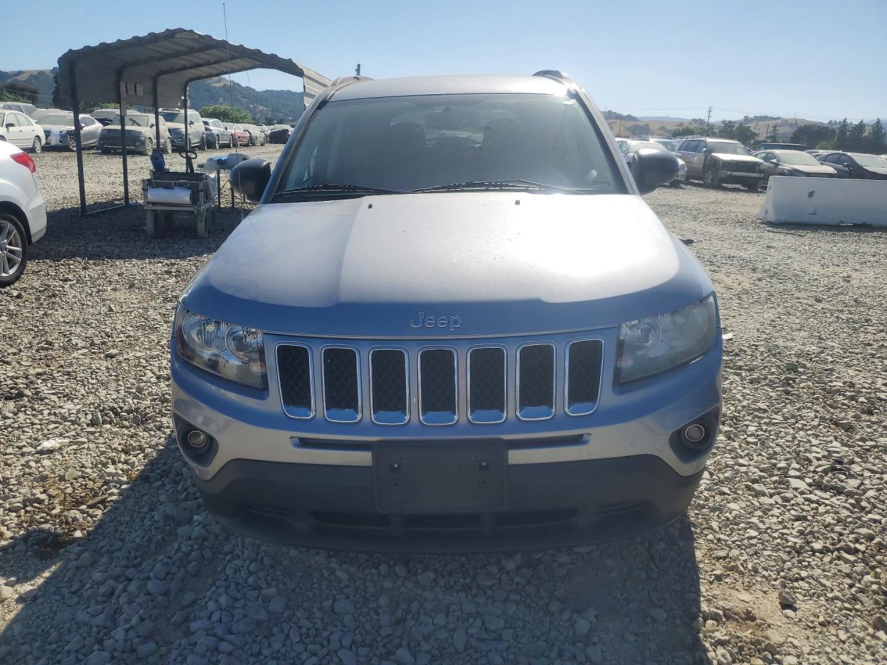 2016 Jeep Compass Sport Серебряный vin: 1C4NJCBA3GD560611