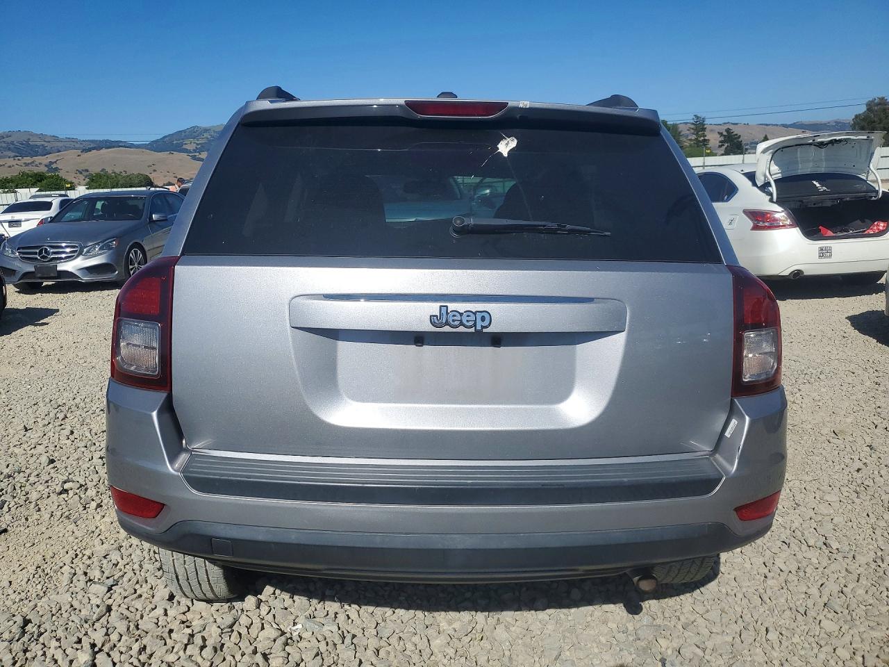 2016 Jeep Compass Sport Серебряный vin: 1C4NJCBA3GD560611