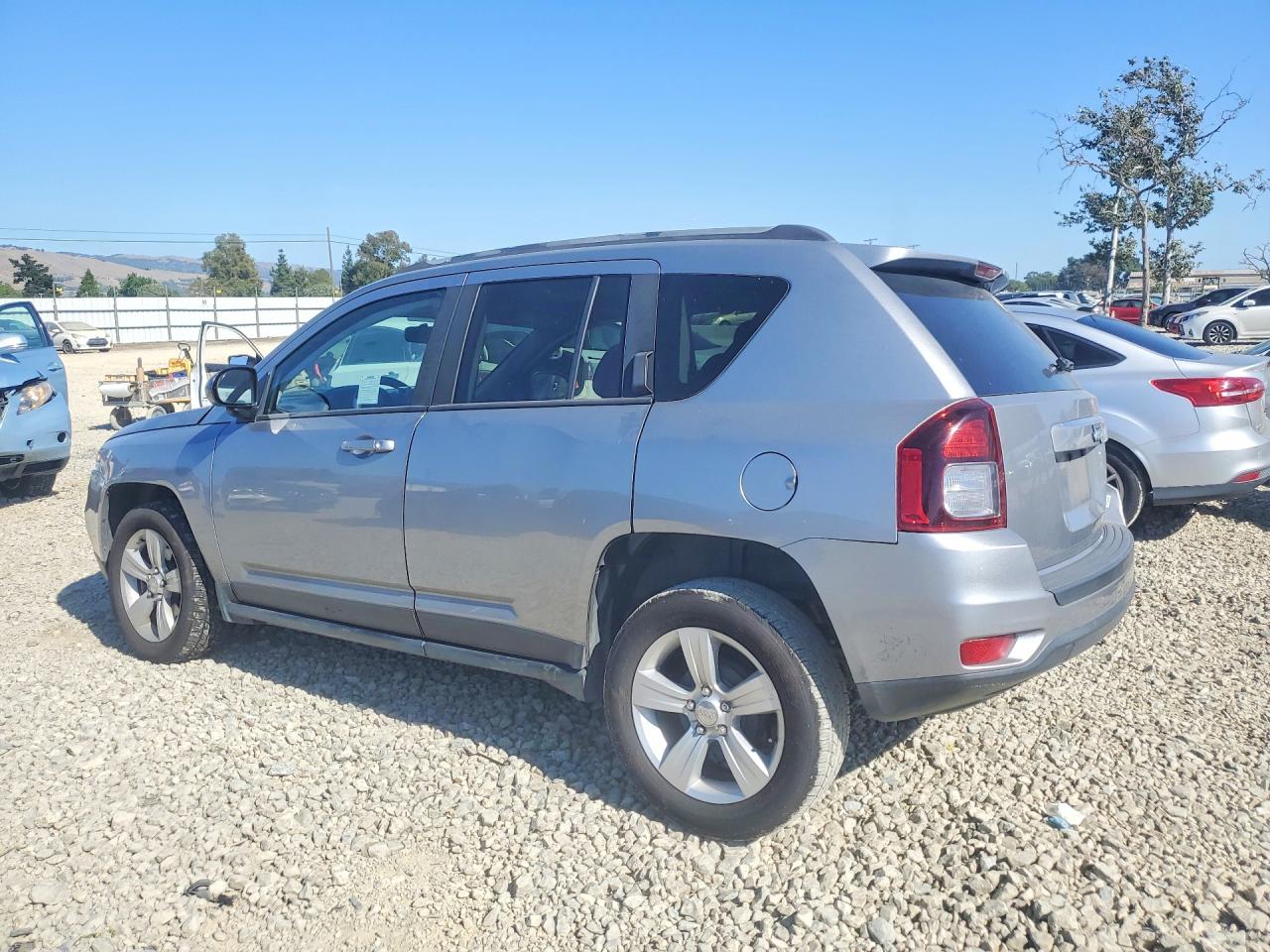 2016 Jeep Compass Sport Серебряный vin: 1C4NJCBA3GD560611