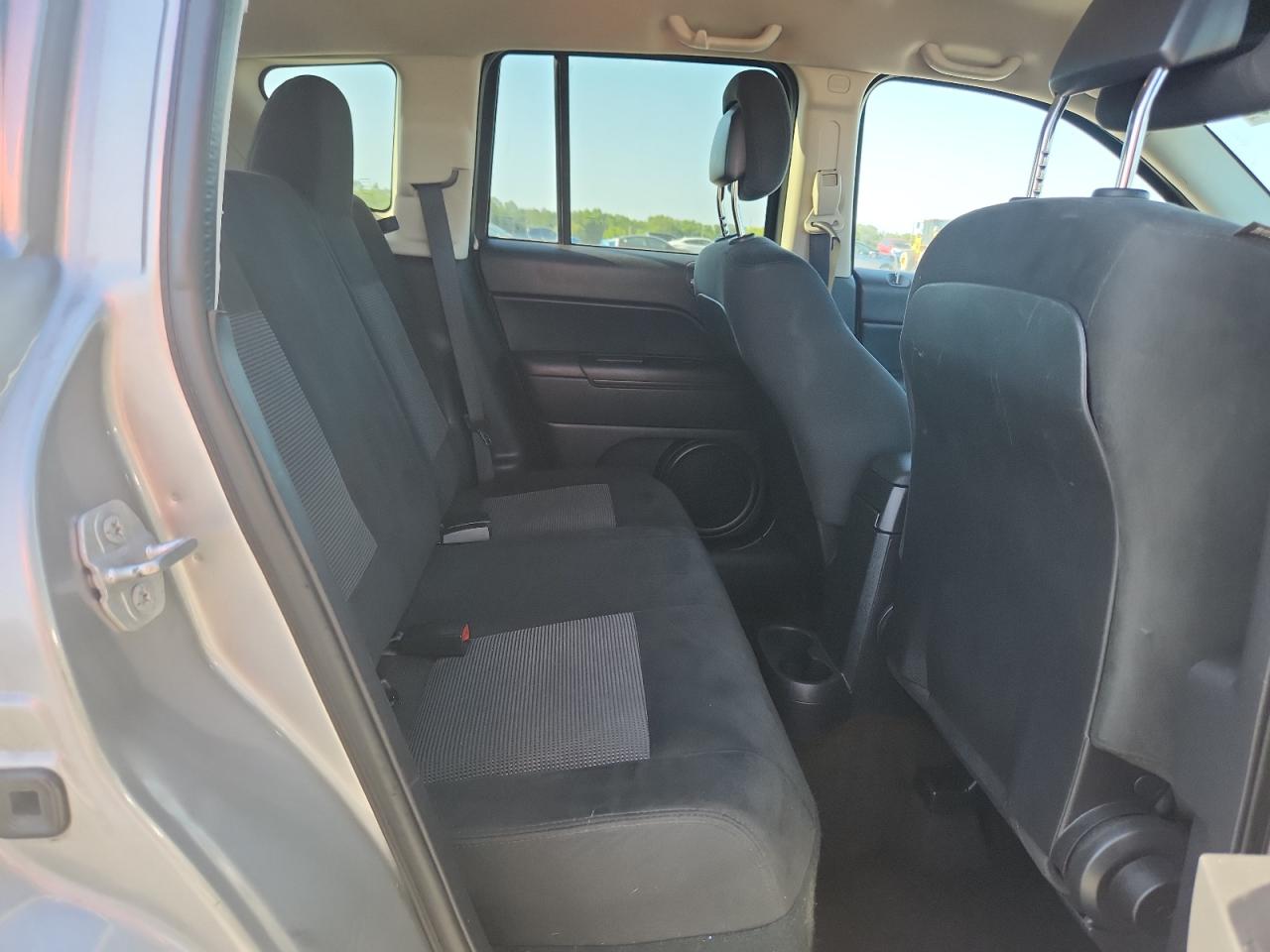 2015 Jeep Compass Sport Silver vin: 1C4NJCBA4FD262387