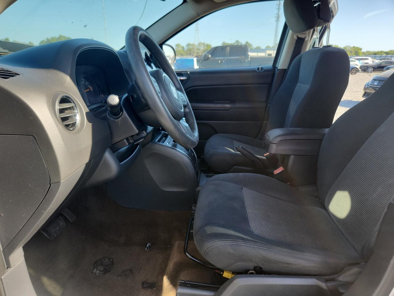 2015 Jeep Compass Sport Silver vin: 1C4NJCBA4FD262387