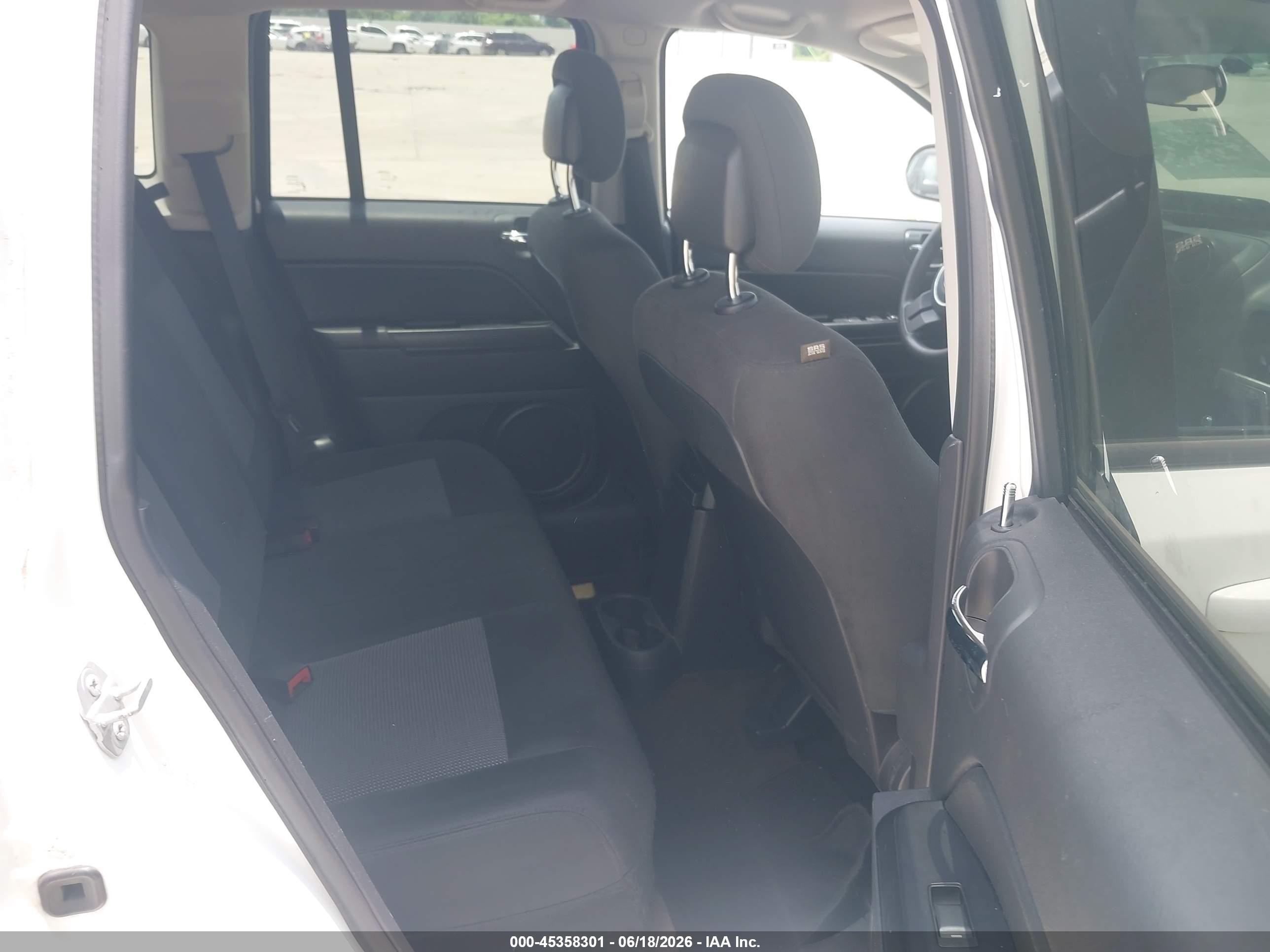 2015 Jeep Compass Sport White vin: 1C4NJCBA4FD273342