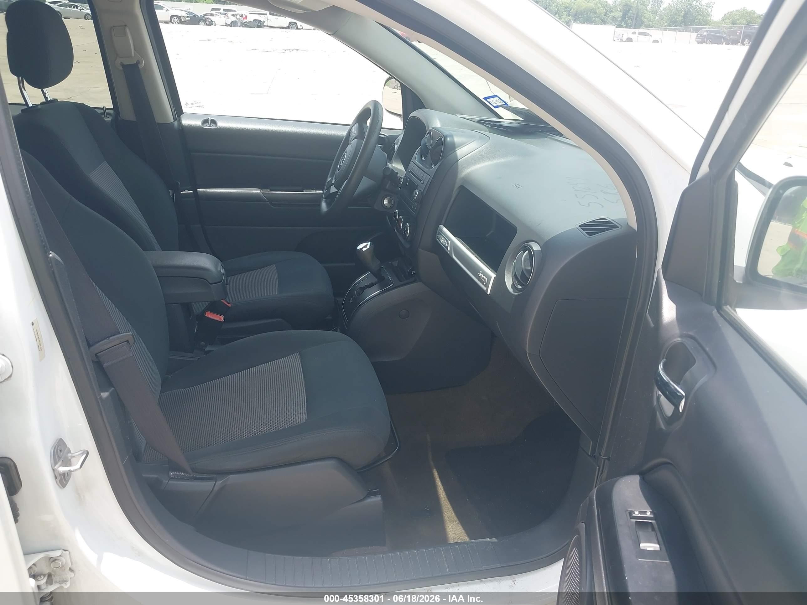 2015 Jeep Compass Sport White vin: 1C4NJCBA4FD273342