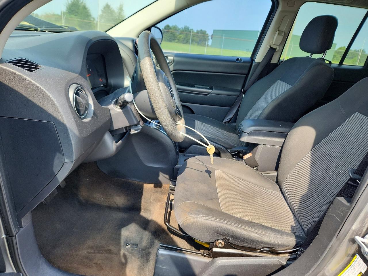 2013 Jeep Compass Sport Silver vin: 1C4NJCBA5DD264873