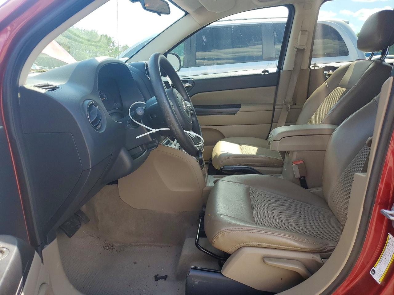 2014 Jeep Compass Sport Maroon vin: 1C4NJCBA5ED812887
