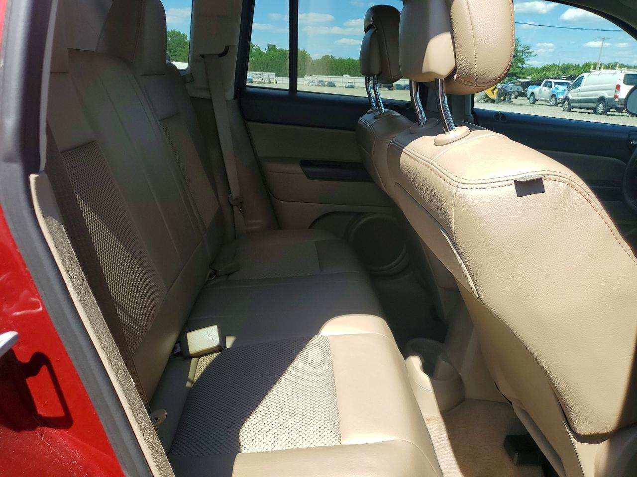 2014 Jeep Compass Sport Maroon vin: 1C4NJCBA5ED812887