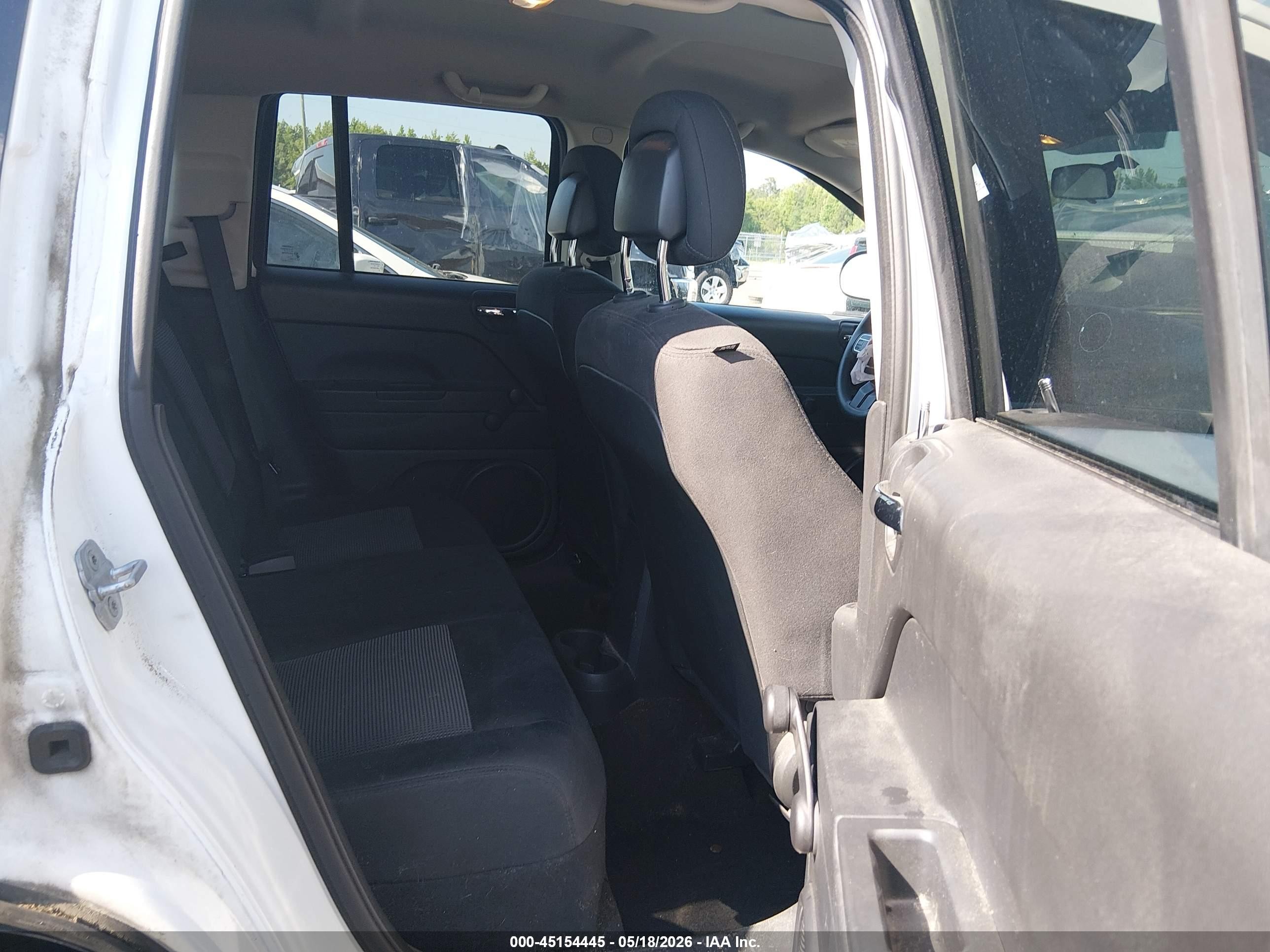 2014 Jeep Compass Sport White vin: 1C4NJCBA6ED536137