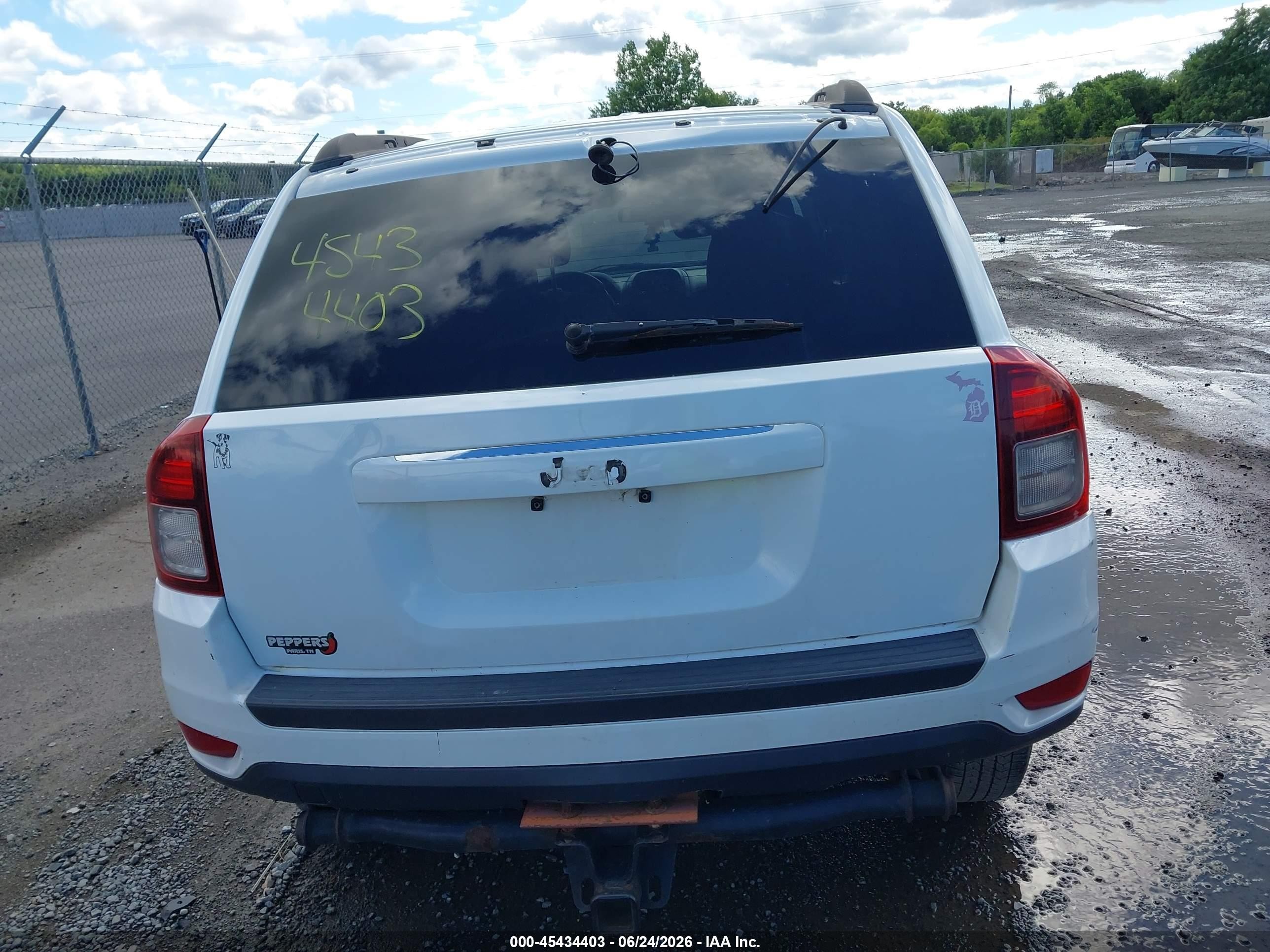 2015 Jeep Compass Sport White vin: 1C4NJCBA6FD124480