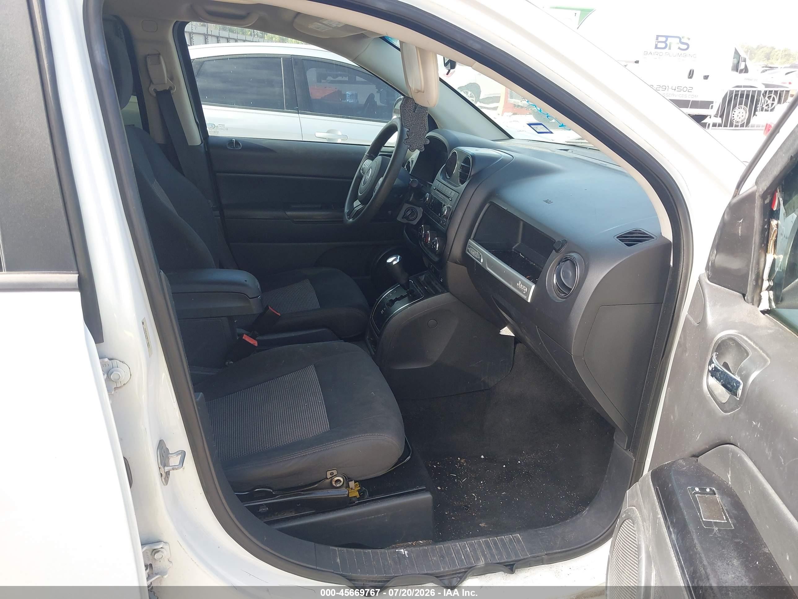 2015 Jeep Compass Sport White vin: 1C4NJCBA6FD190821