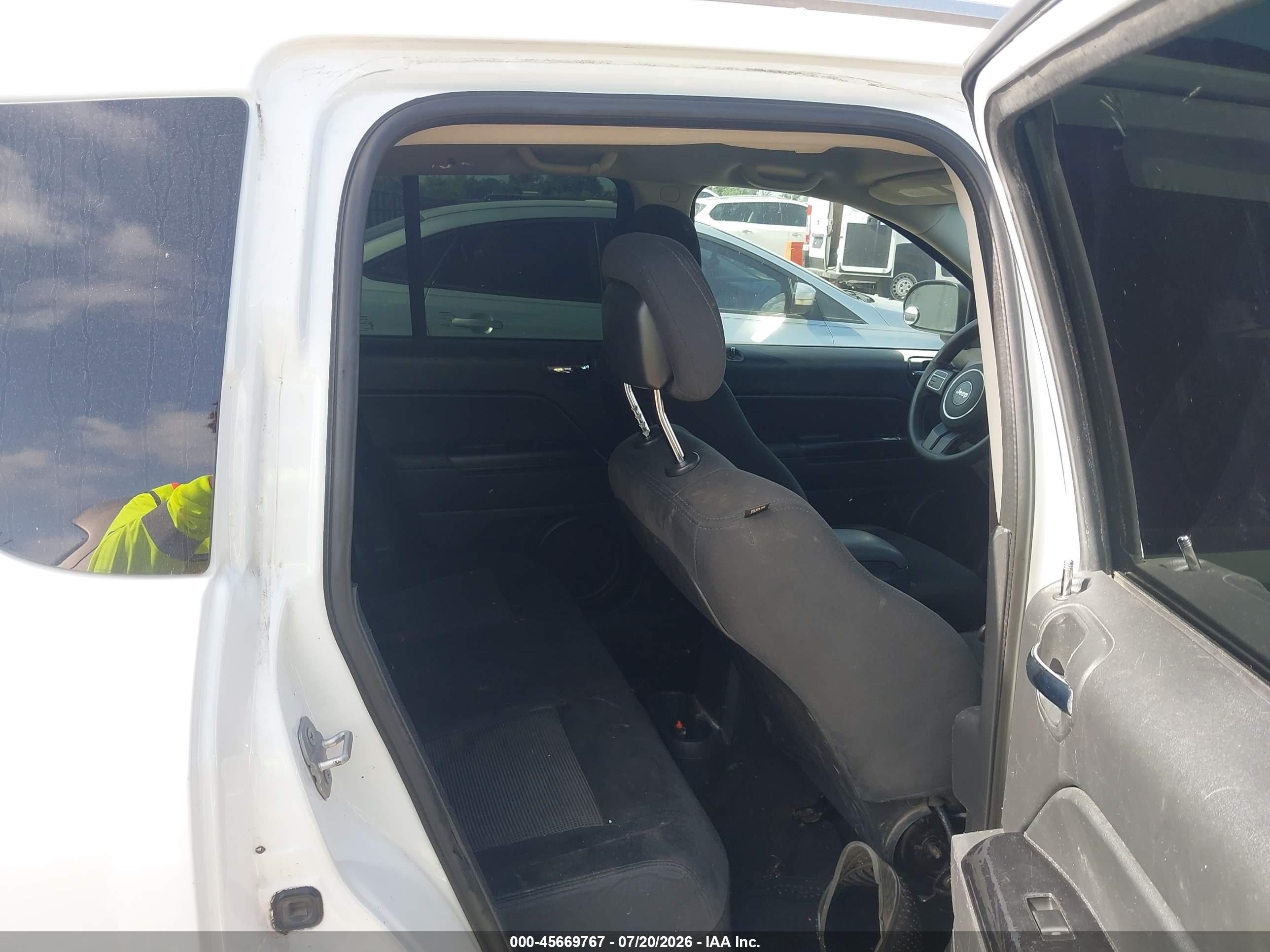 2015 Jeep Compass Sport White vin: 1C4NJCBA6FD190821