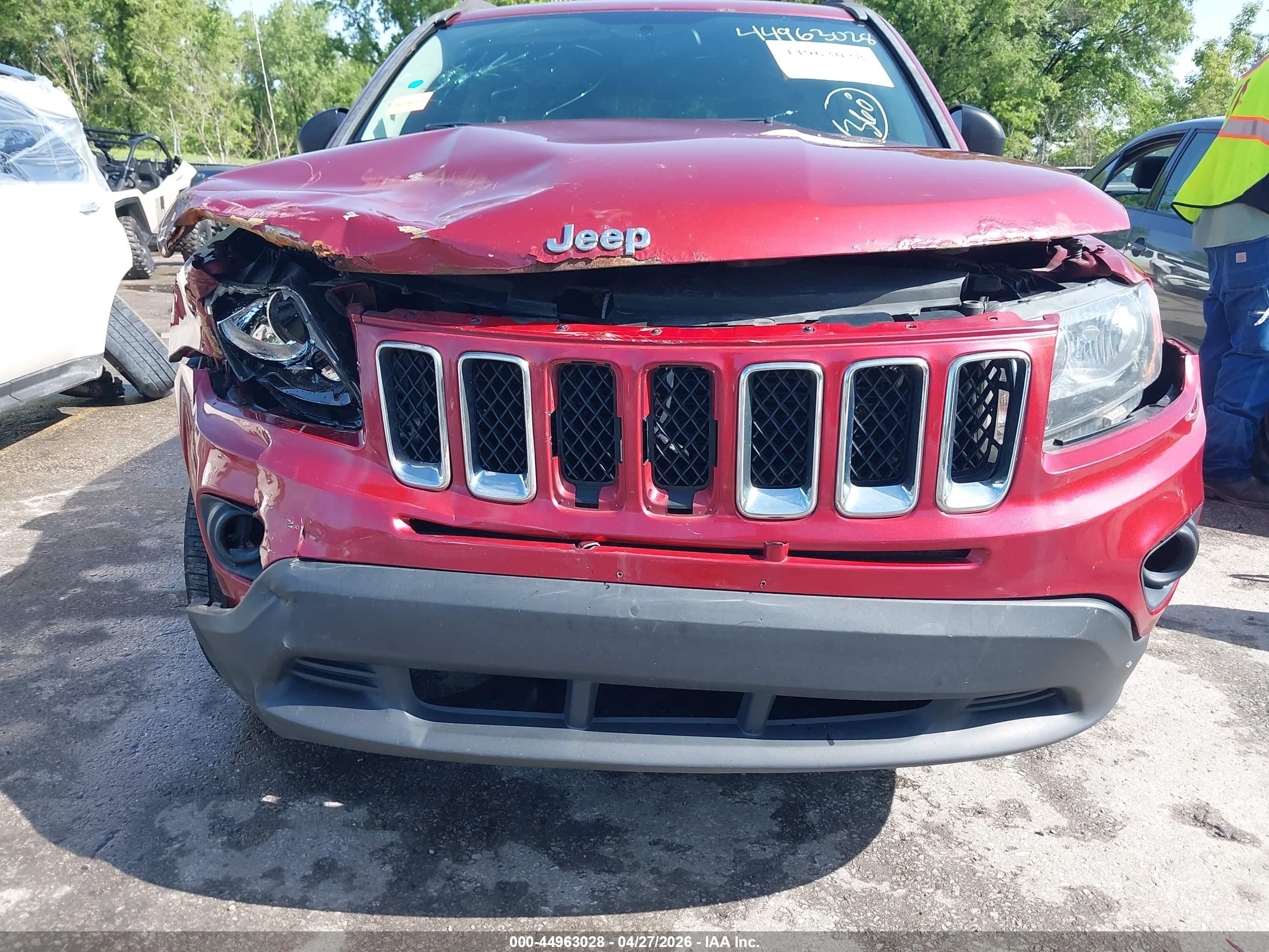 2015 Jeep Compass Sport Red vin: 1C4NJCBA6FD226152