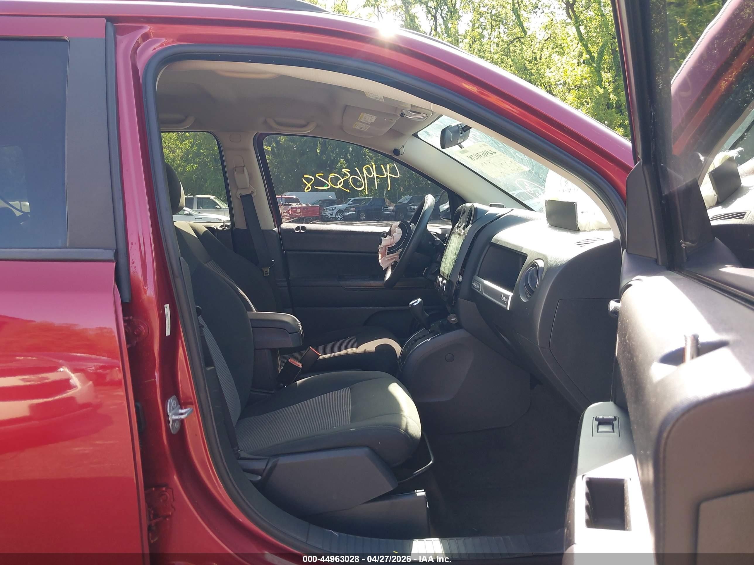 2015 Jeep Compass Sport Red vin: 1C4NJCBA6FD226152