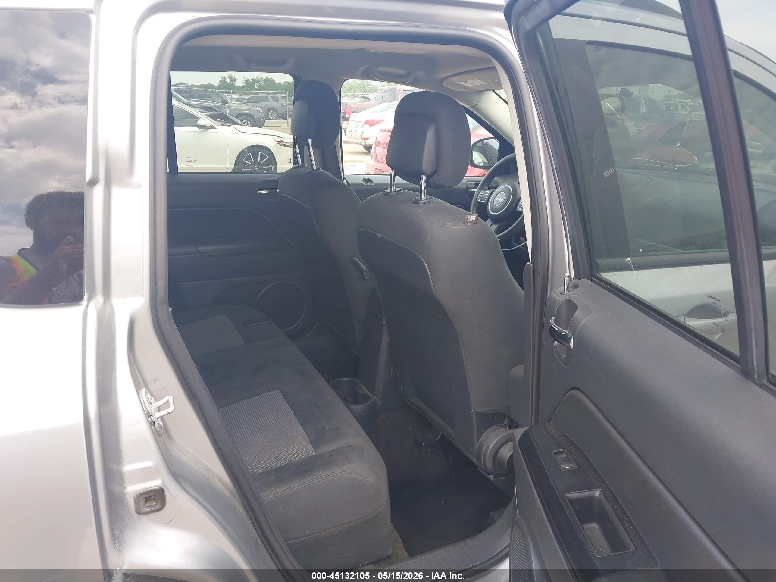 2015 Jeep Compass Sport Silver vin: 1C4NJCBA6FD418526