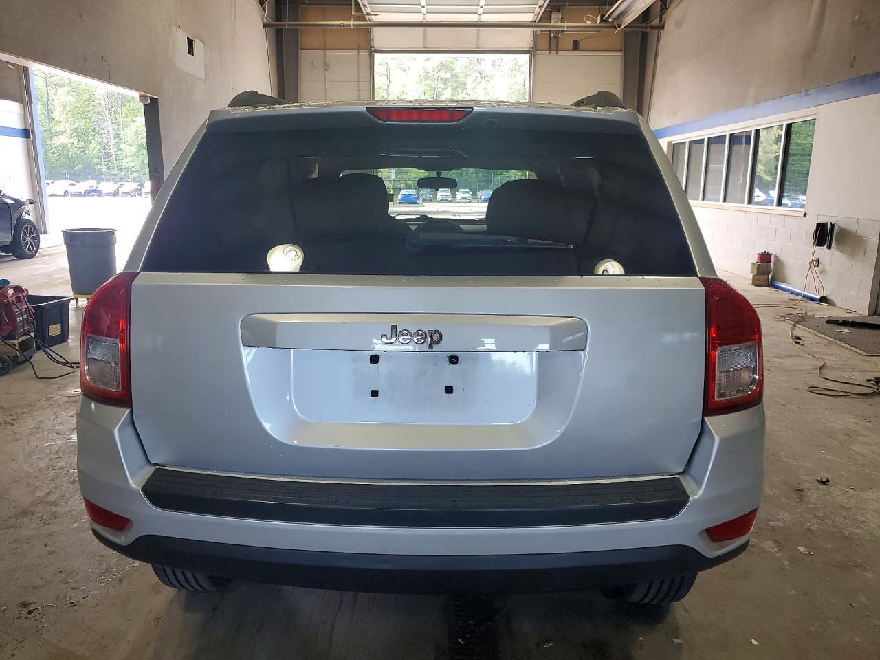 2012 Jeep Compass Sport Silver vin: 1C4NJCBA7CD610548