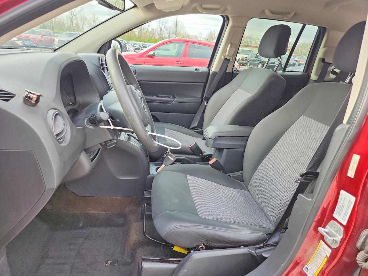 2014 Jeep Compass Sport Burgundy vin: 1C4NJCBA7ED508153