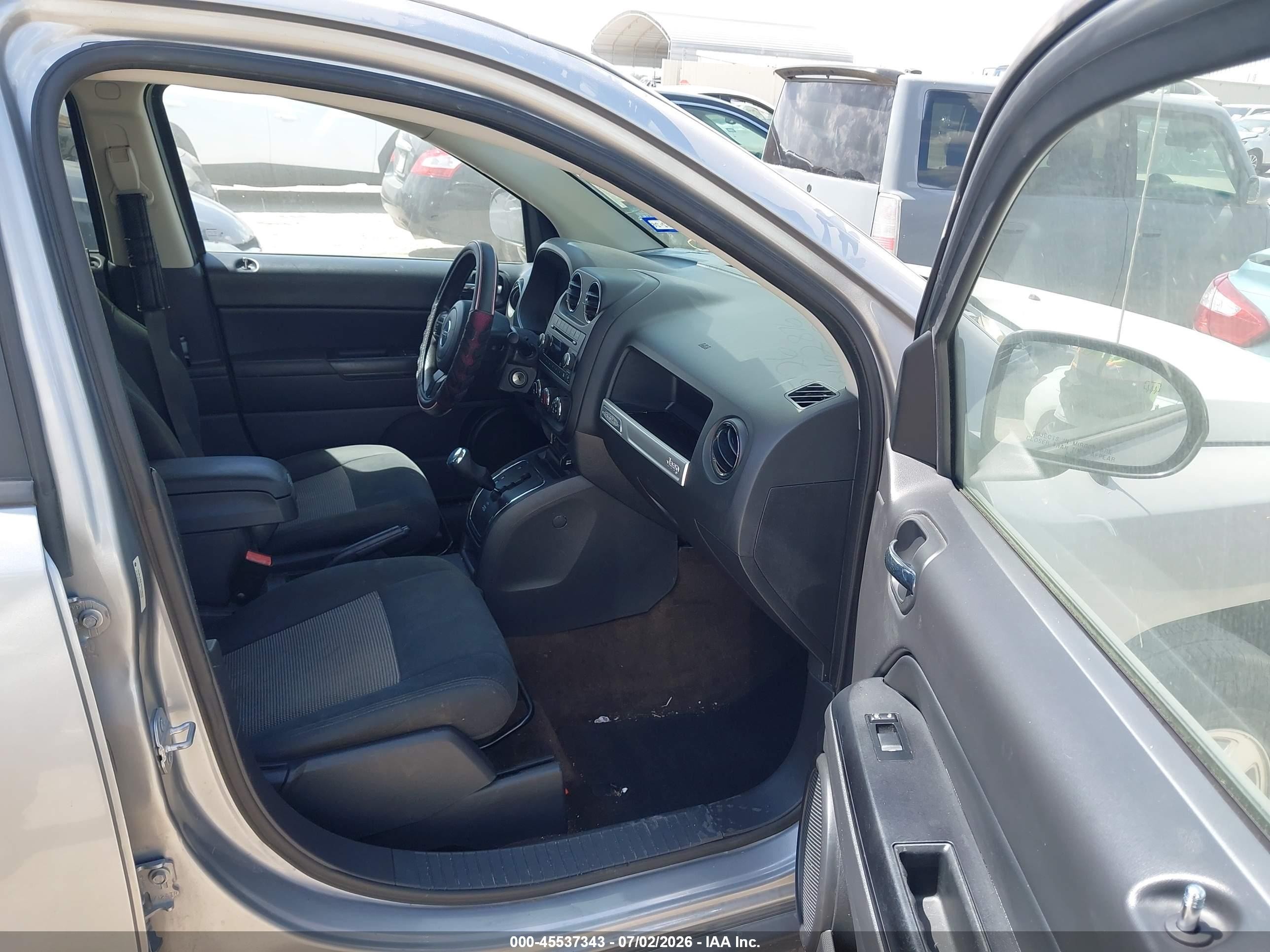 2015 Jeep Compass Sport Серый vin: 1C4NJCBA7FD218822