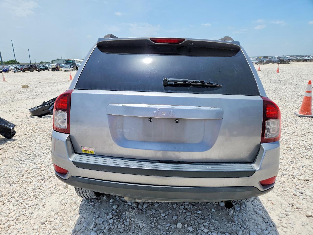2015 Jeep Compass Sport Silver vin: 1C4NJCBA7FD284755
