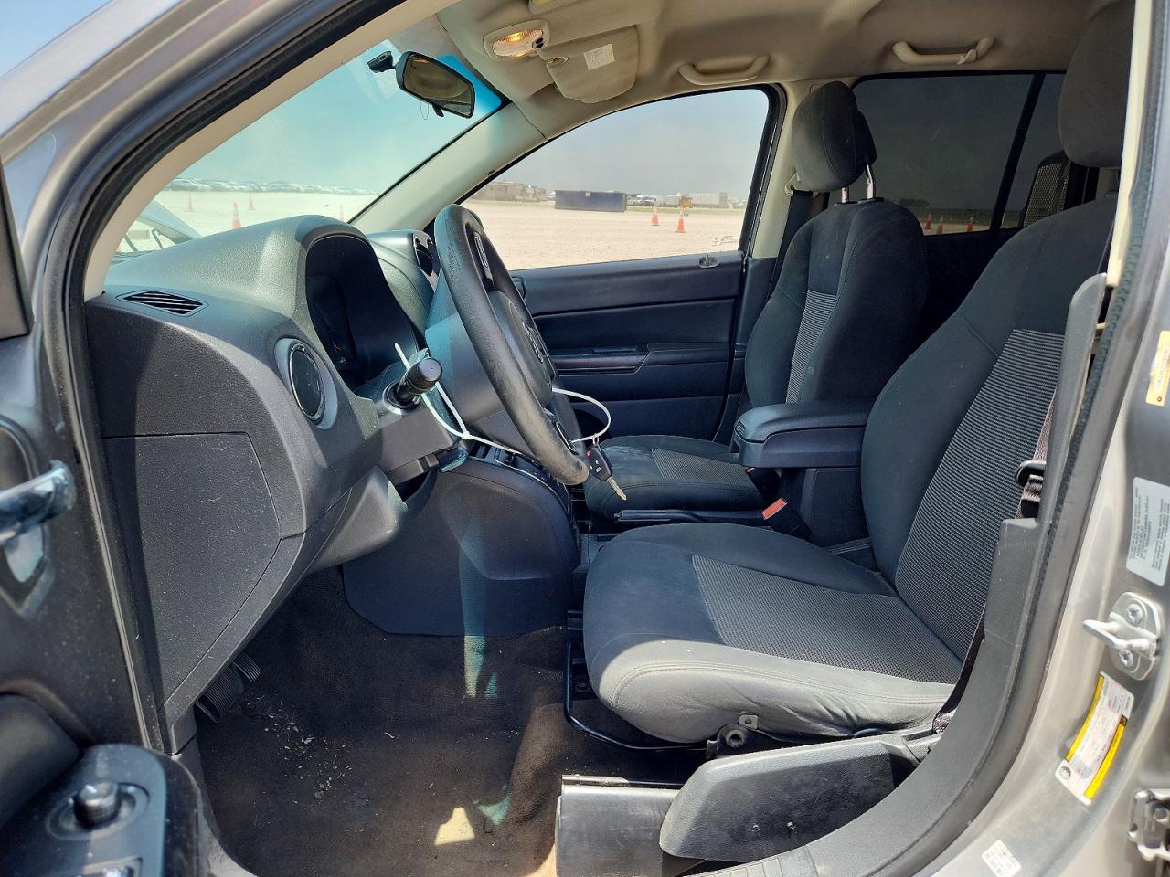 2015 Jeep Compass Sport Silver vin: 1C4NJCBA7FD284755