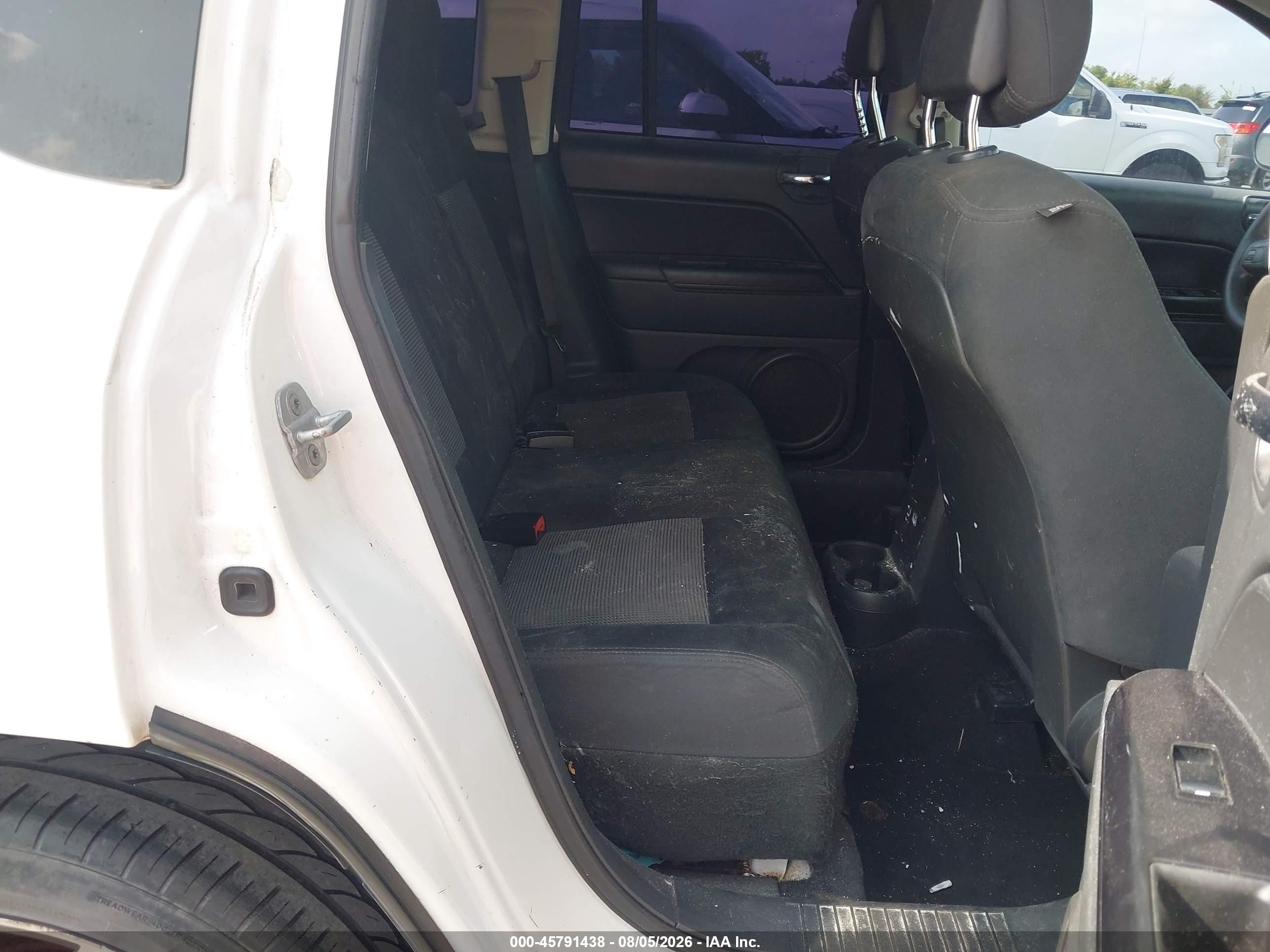 2012 Jeep Compass Sport White vin: 1C4NJCBA8CD550571